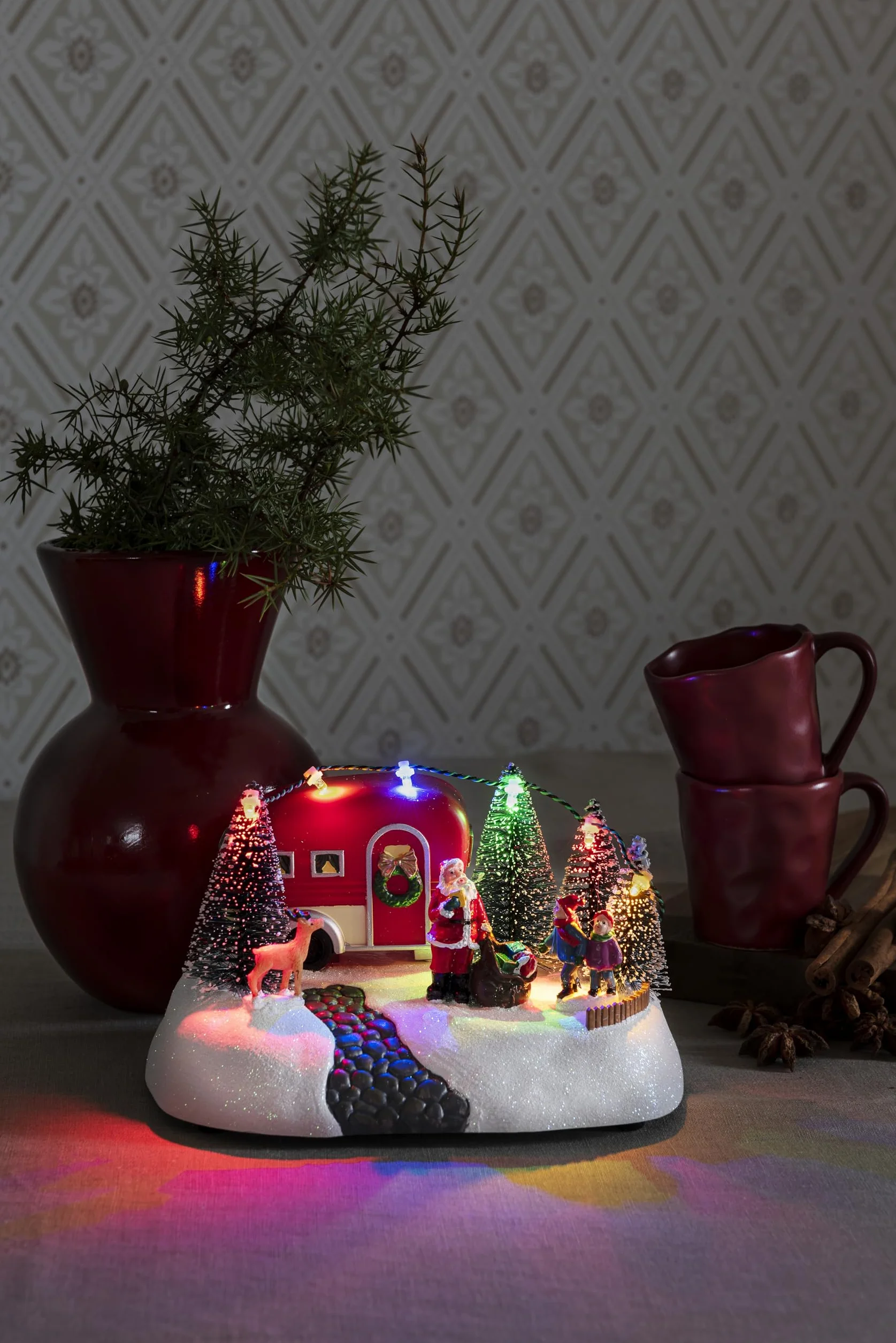 Konstsmide Przyczepa kempingowa LED, 6 kolorowych diod, na baterie, do użytku wewnątrz - 4238-000