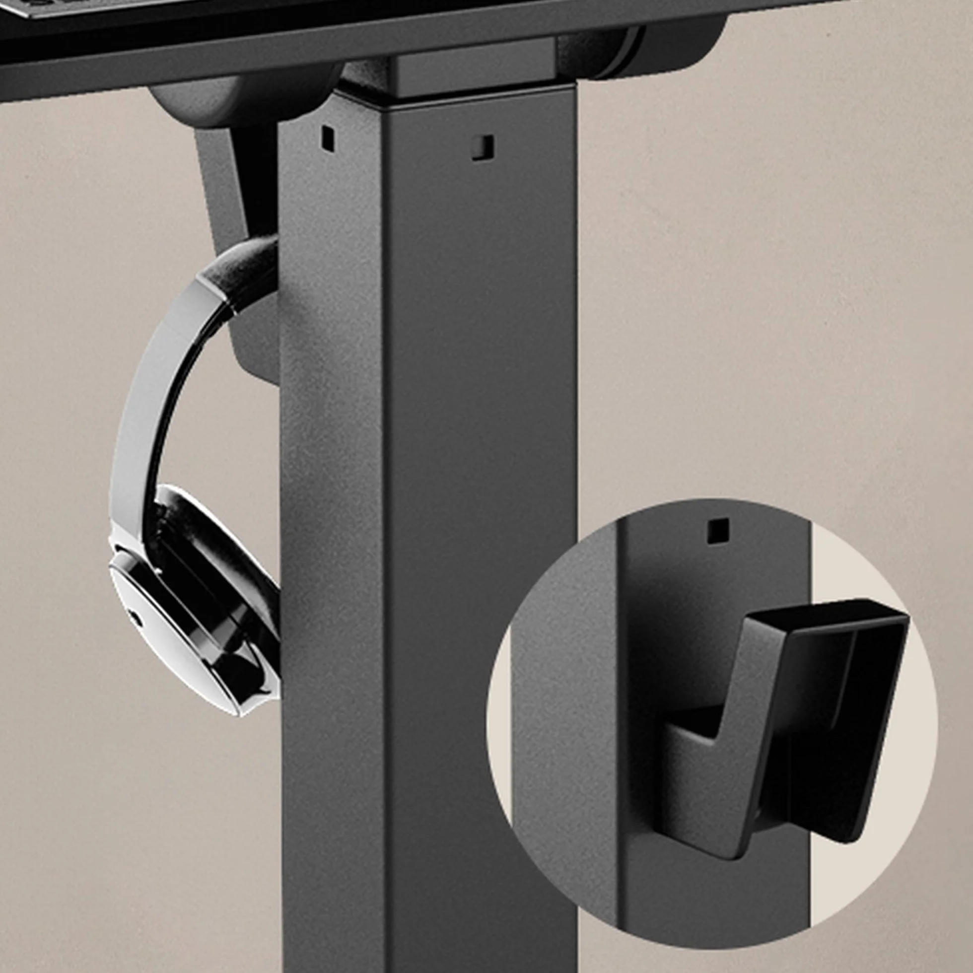SENSE7 Mobile Desk | Biurko Regulowane | 70 X 52 Cm | Mobilna Konstrukcja | Wysokość 76-111 Cm | Zmiana Kątu Nachylenia | Uchwyt Na Słuchawki | Ogranicznik Krawędzi | Kółka Z Blokadą | Czarne