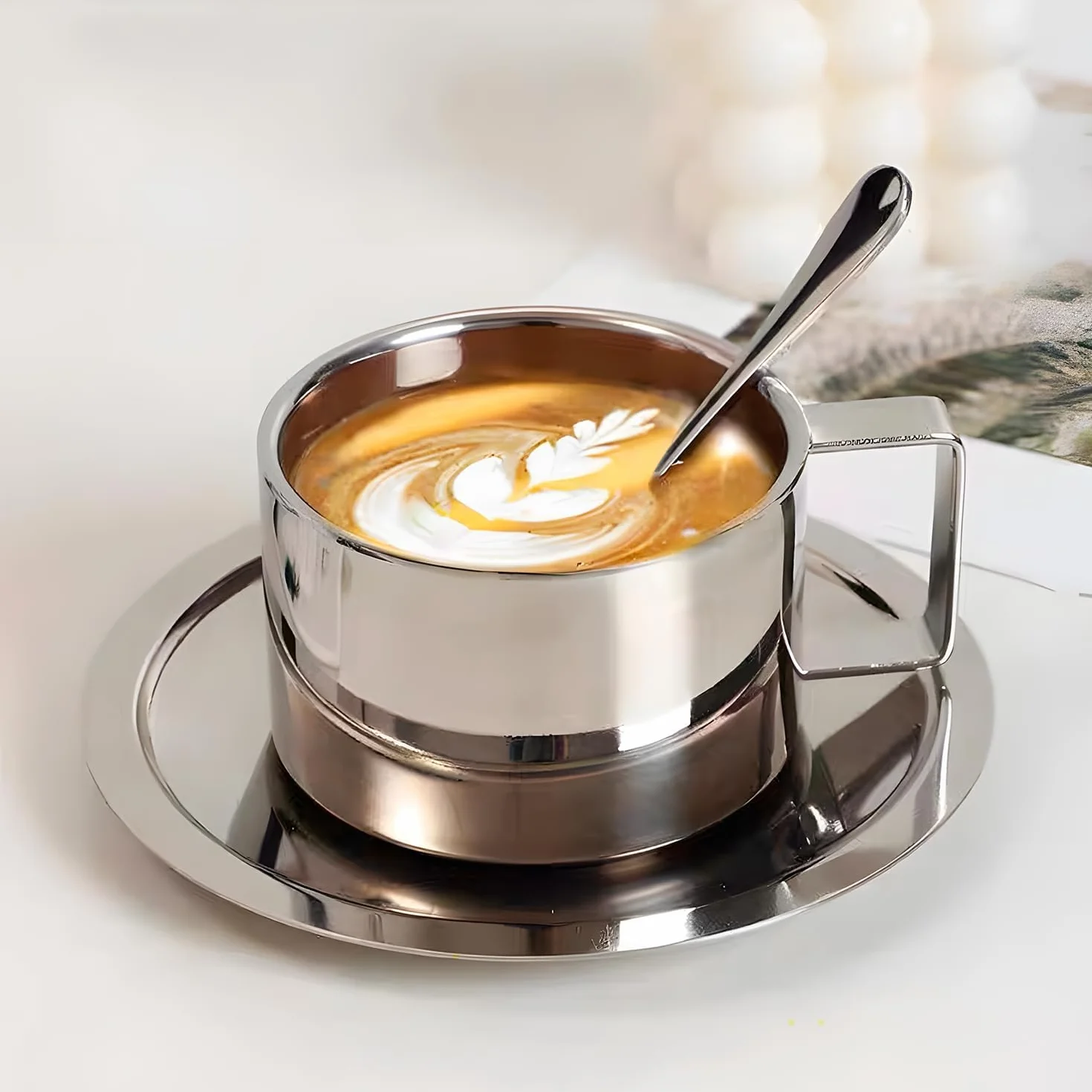 Zestaw 4 filiżanek do kawy ze stali nierdzewnej, 200 ml, podwójne ścianki, metalowe, do espresso, filiżanki termiczne z łyżeczką i spodkiem, do kawy, latte, herbaty, mleka