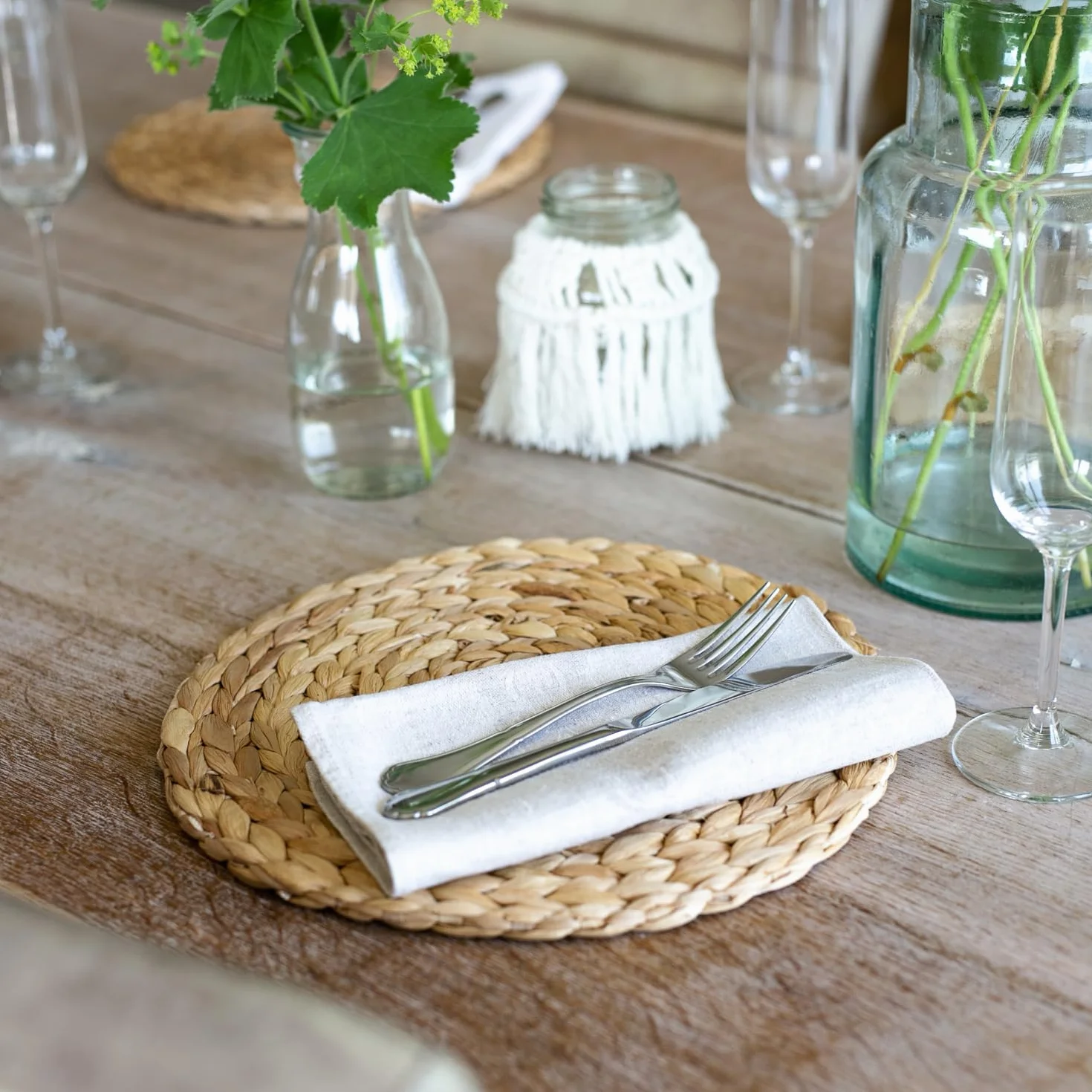 HMF Zestaw podkładek stołowych, okrągły, pleciony z hiacyntu wodnego, zmywalny, zestaw 6 sztuk, 30 cm