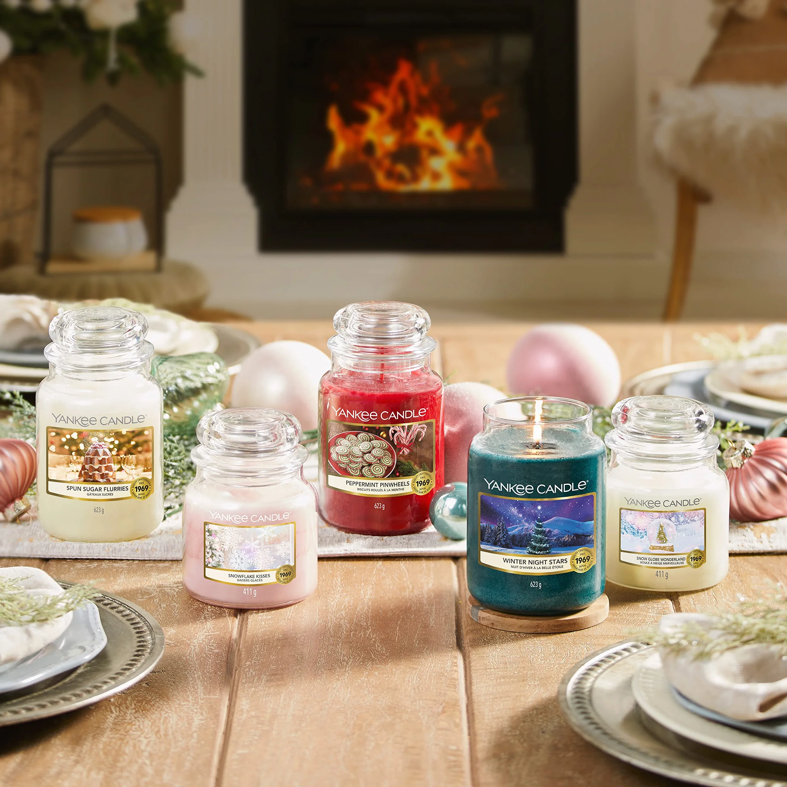 Yankee Candle Snow Globe Wonderland Świeca Zapachowa, Czerwony, L