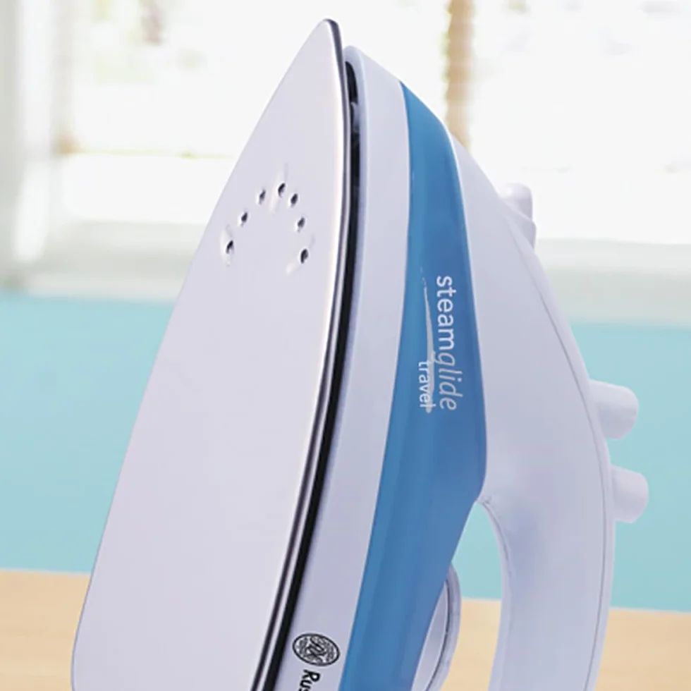 Russell Hobbs Żelazko parowe 830W 10g zmienna para podróżne dwunapięciowe 110/240 V zbiornik 80ml stopa ze stali nierdzewnej 22470-56