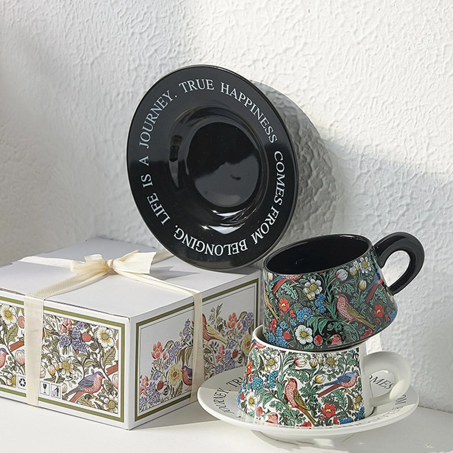 Zestaw czarnych filiżanek do cappuccino, 260 ml, szklanki do latte macchiato, filiżanki do kawy z porcelany z uchwytem, motywy kwiatów i ptaków, 1 sztuka