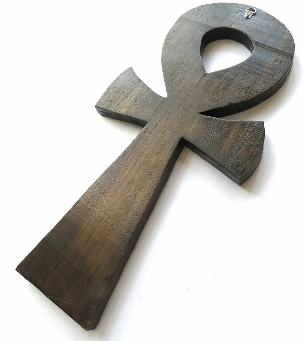 Drewniany rzeźbiony symbol Ankh hieroglif, klucz do życia