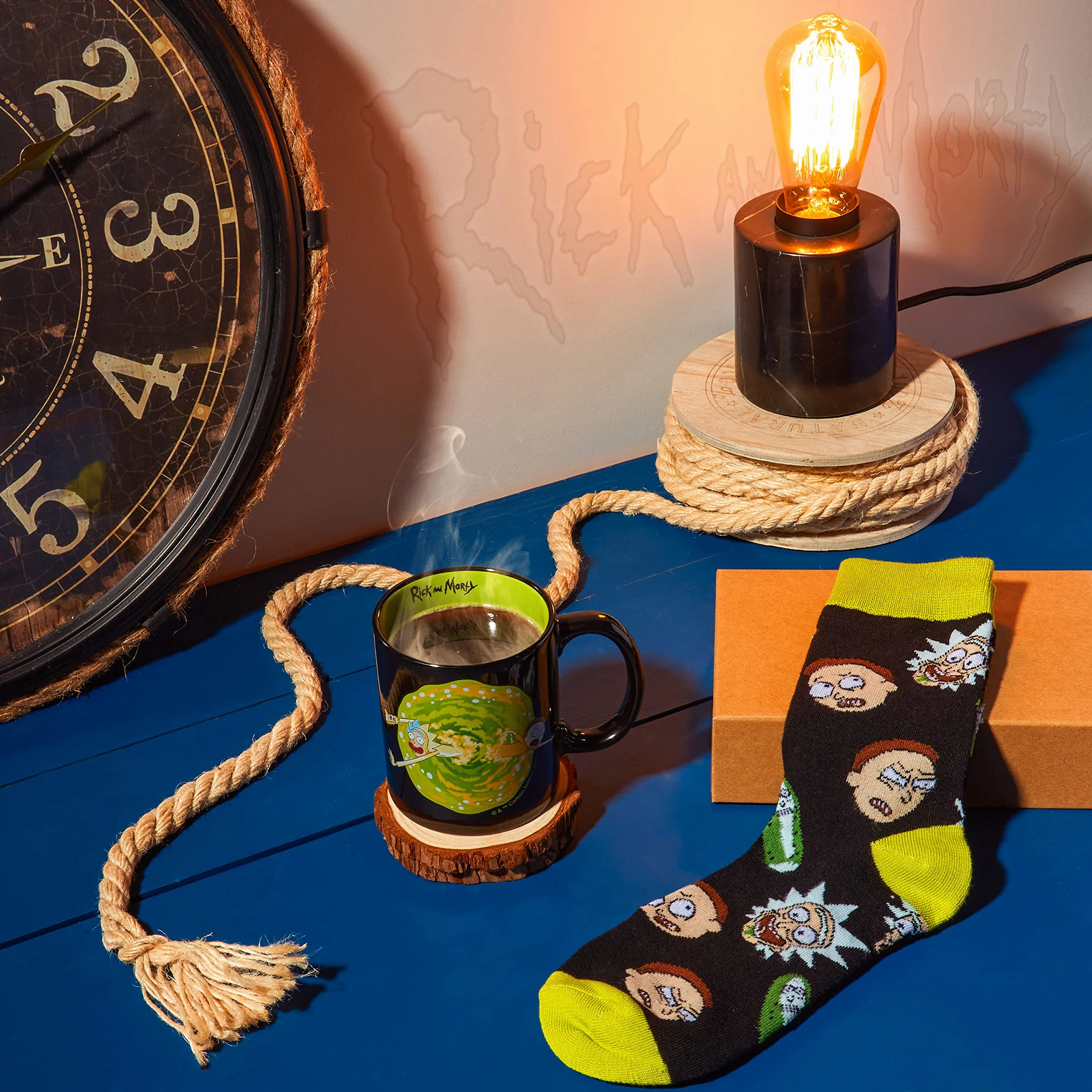 RICK AND MORTY Zestaw upominkowy kubków do kawy, porcelanowy kubek i skarpety bawełniane, 1 kubek 1 para skarpet