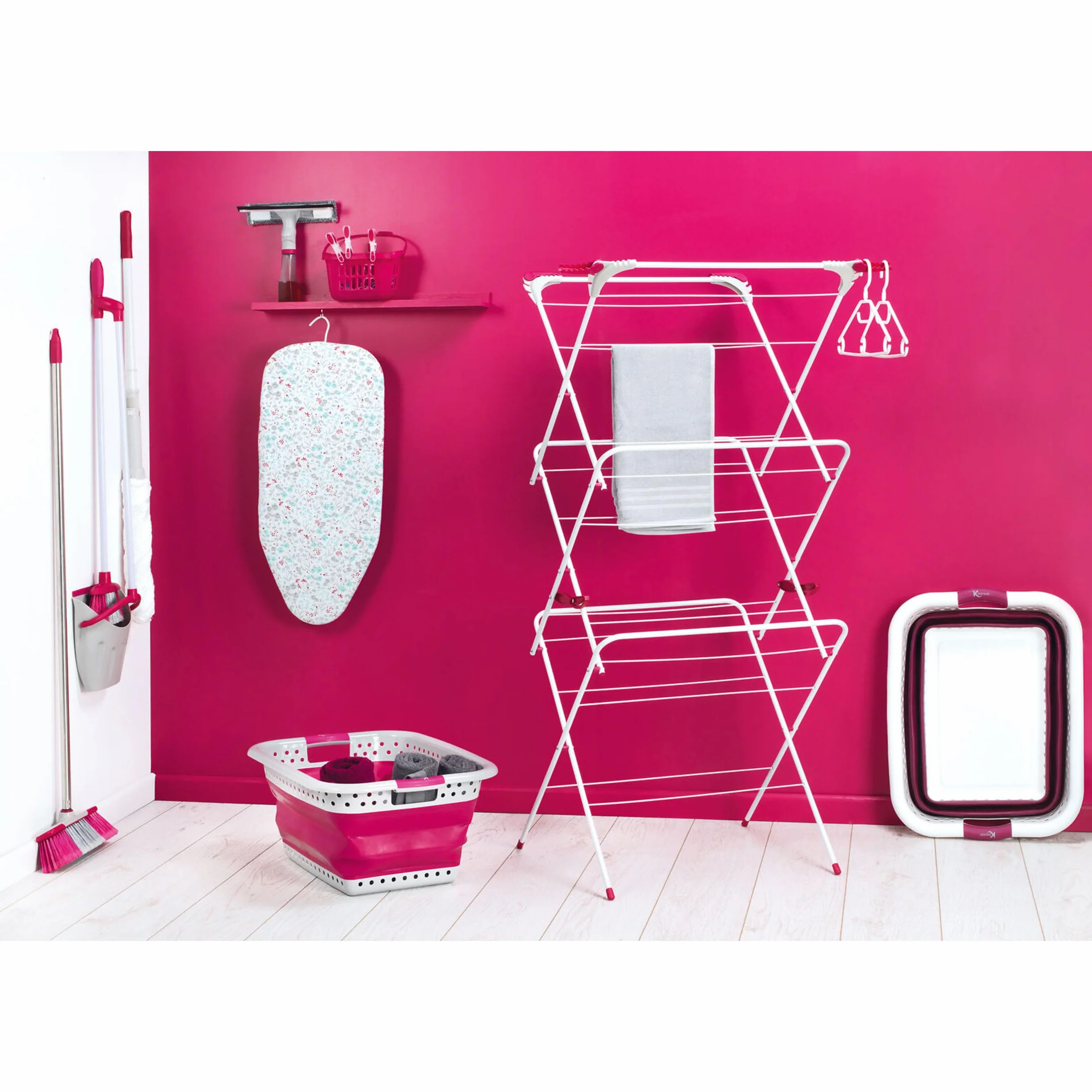 Kleeneze KL062437EU Soft Bristle Sweeping Brush Indoor Floor Sweeper Broom 1.2 Metre Handle Stainless Steel Grey Pink