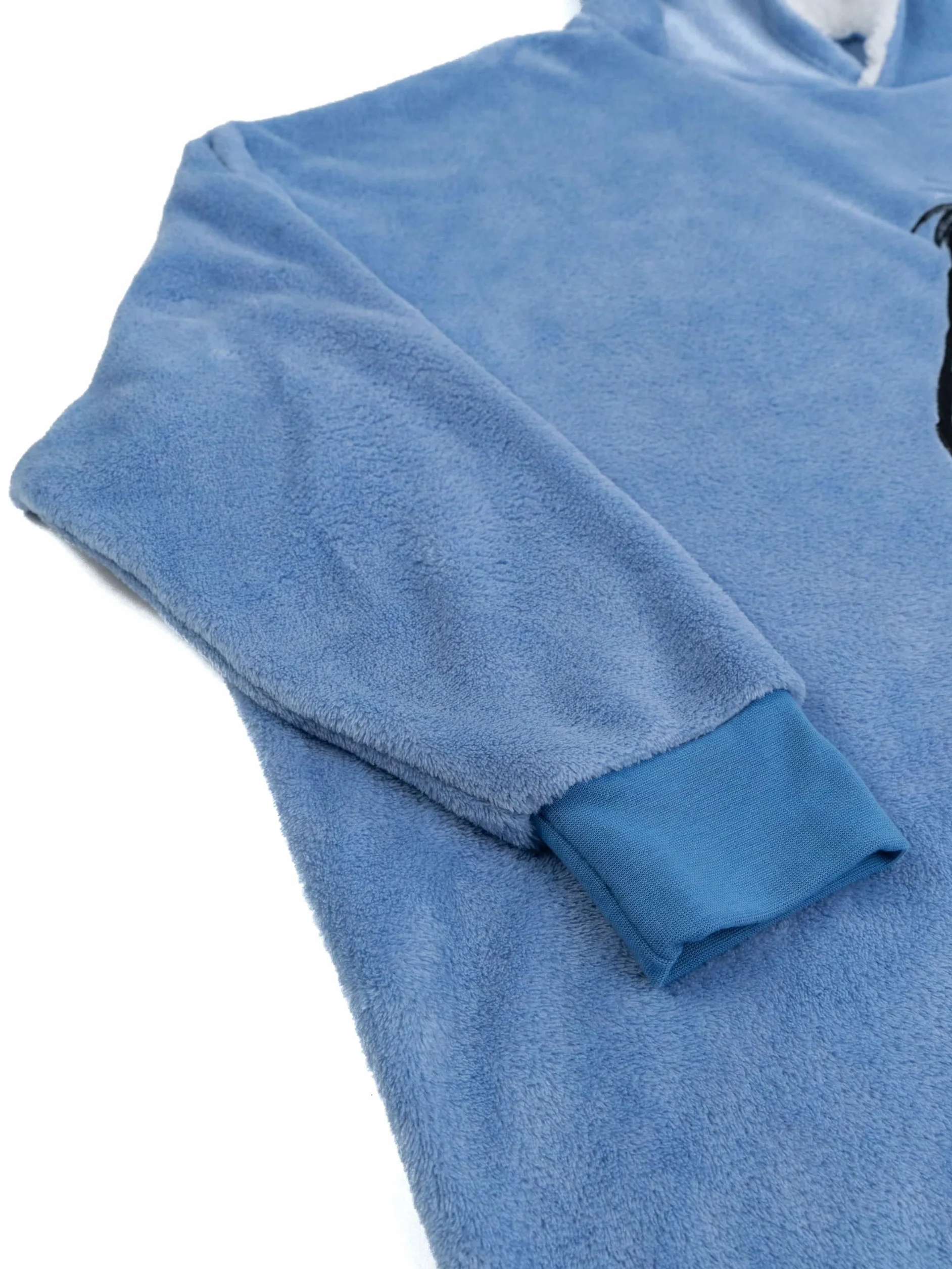 United Labels Disney I-Aah Osioł koc z kapturem oversize z rękawami i kapturem dla kobiet, niebieski, przytulny koc z kapturem rozmiar uniwersalny, pluszowy koc z kapturem