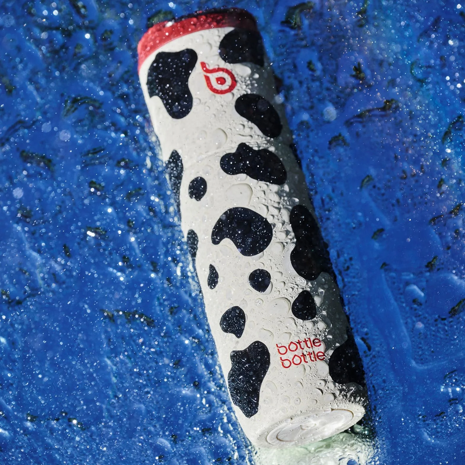 BOTTLE BOTTLE Butelka termiczna 750 ml ze stali nierdzewnej ze słomką i zakrętką – szczelna, bez BPA – do szkoły, podróży i fitnessu (wzór w krowie łaty)