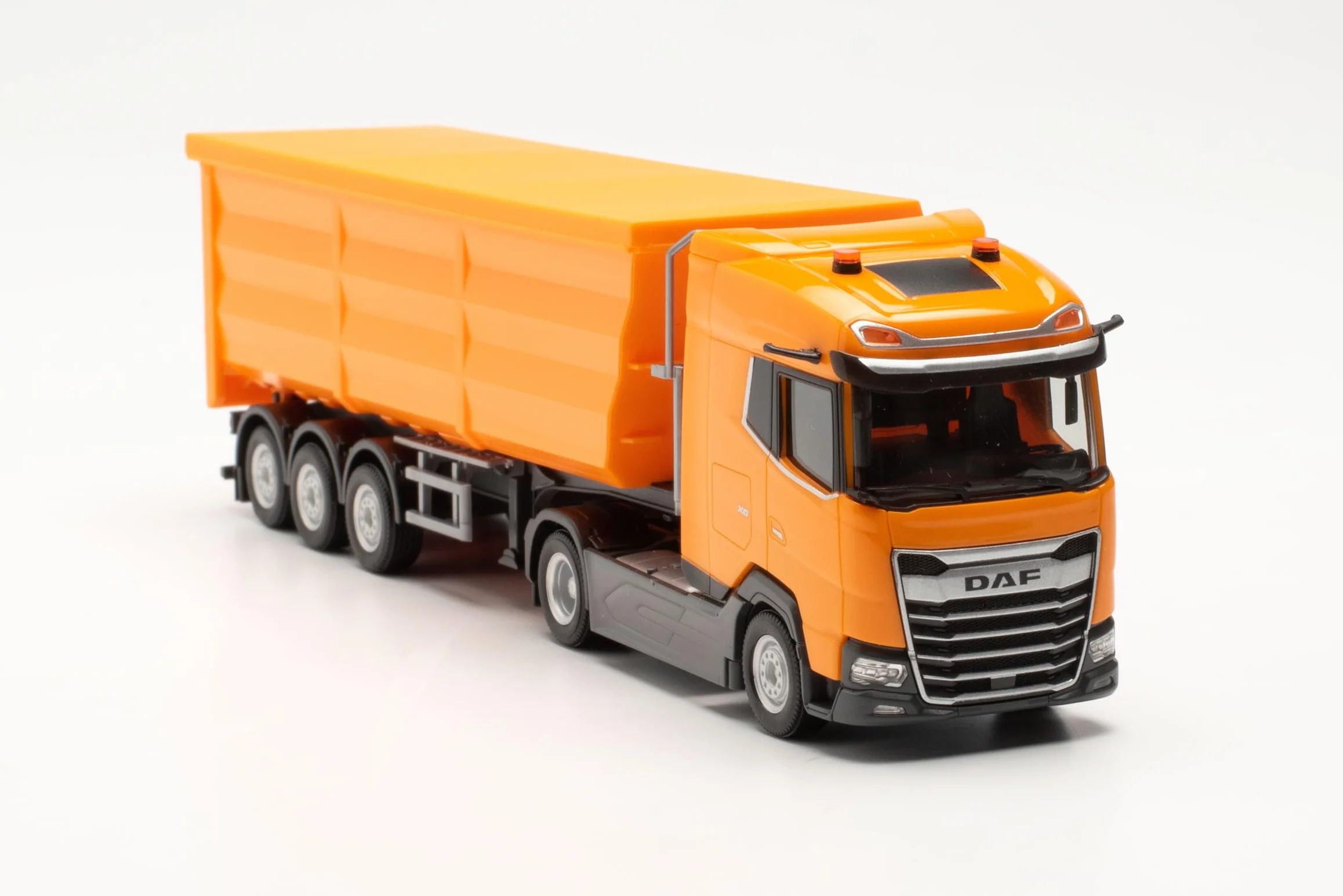 Herpa model ciężarowy DAF XG stalowy wgłębienie podsiodłowe, skala 1:87, artykuł kolekcjonerski, tworzywo sztuczne