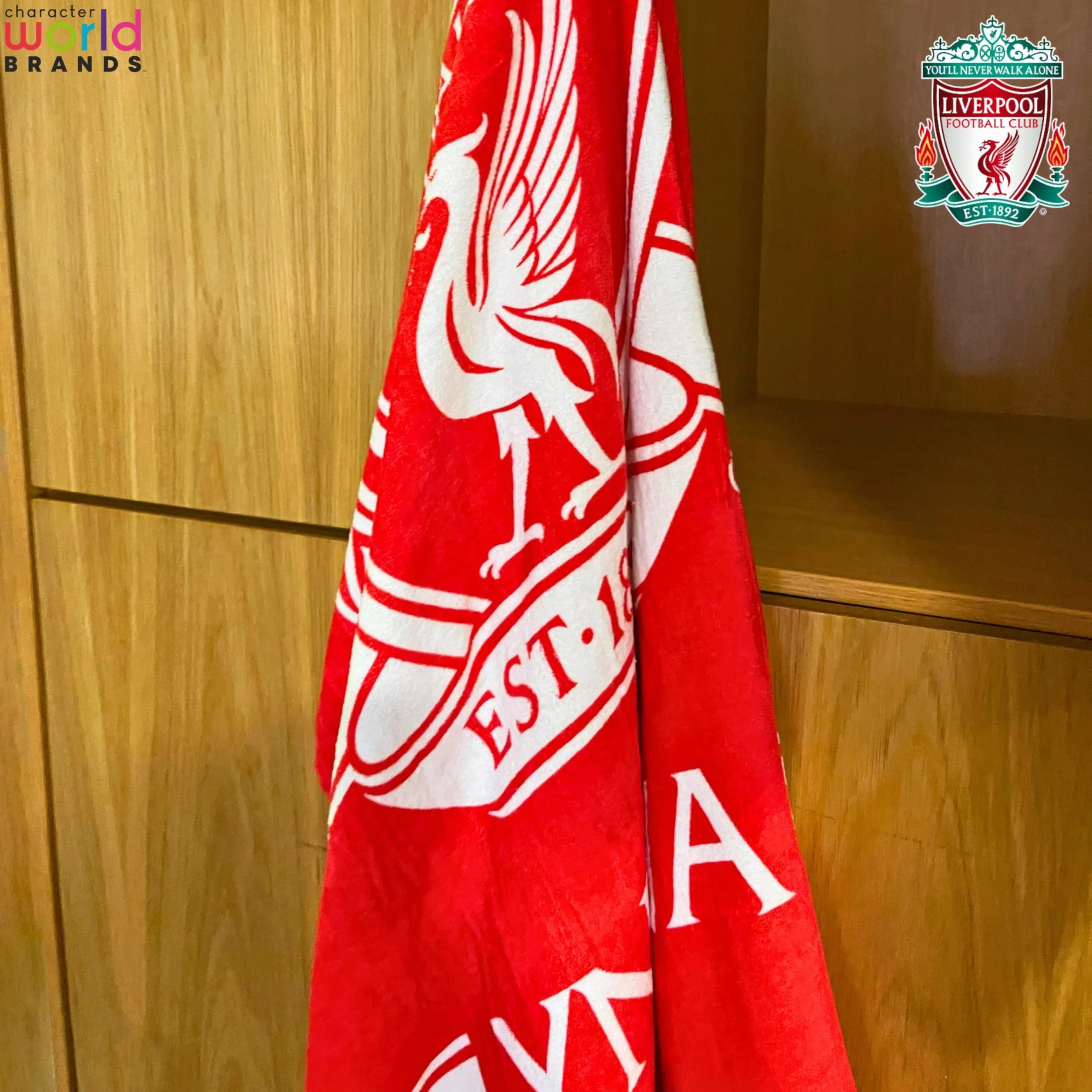 Liverpool FC Oficjalny ręcznik Character World | super miękki w dotyku, projekt klubu piłkarskiego YNWA | idealny do domu, wanny, plaży i basenu, jeden rozmiar 75 cm x 150 cm | 100% bawełna