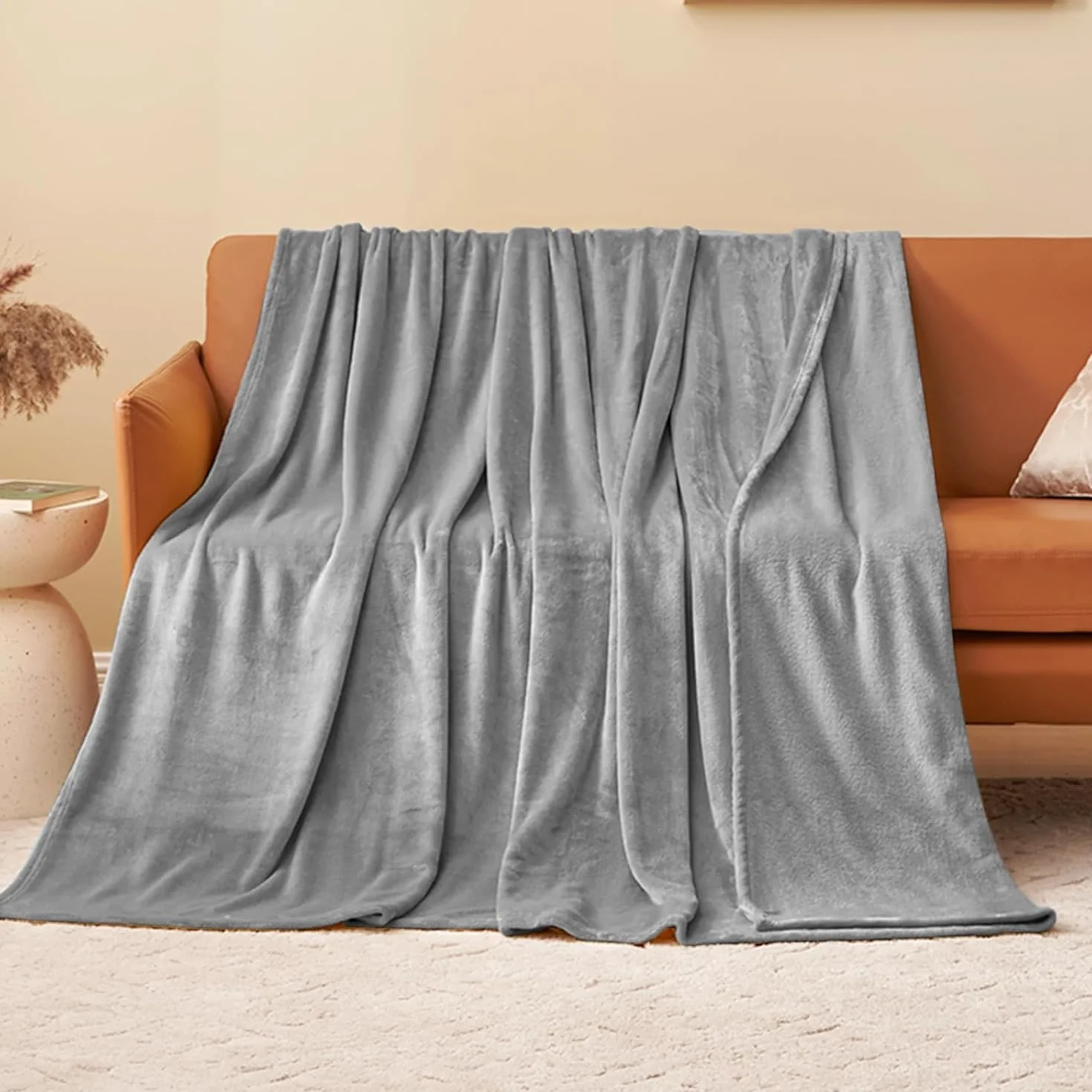 Aisbo Puszysty koc polarowy, ciepły, na zimę, przytulny koc dla dzieci, przytulny koc do salonu, narzuta na sofę, 130 x 150 cm, jasnoszary, miękki koc do salonu, narzuta na sofę, 130 x 150 cm, szary