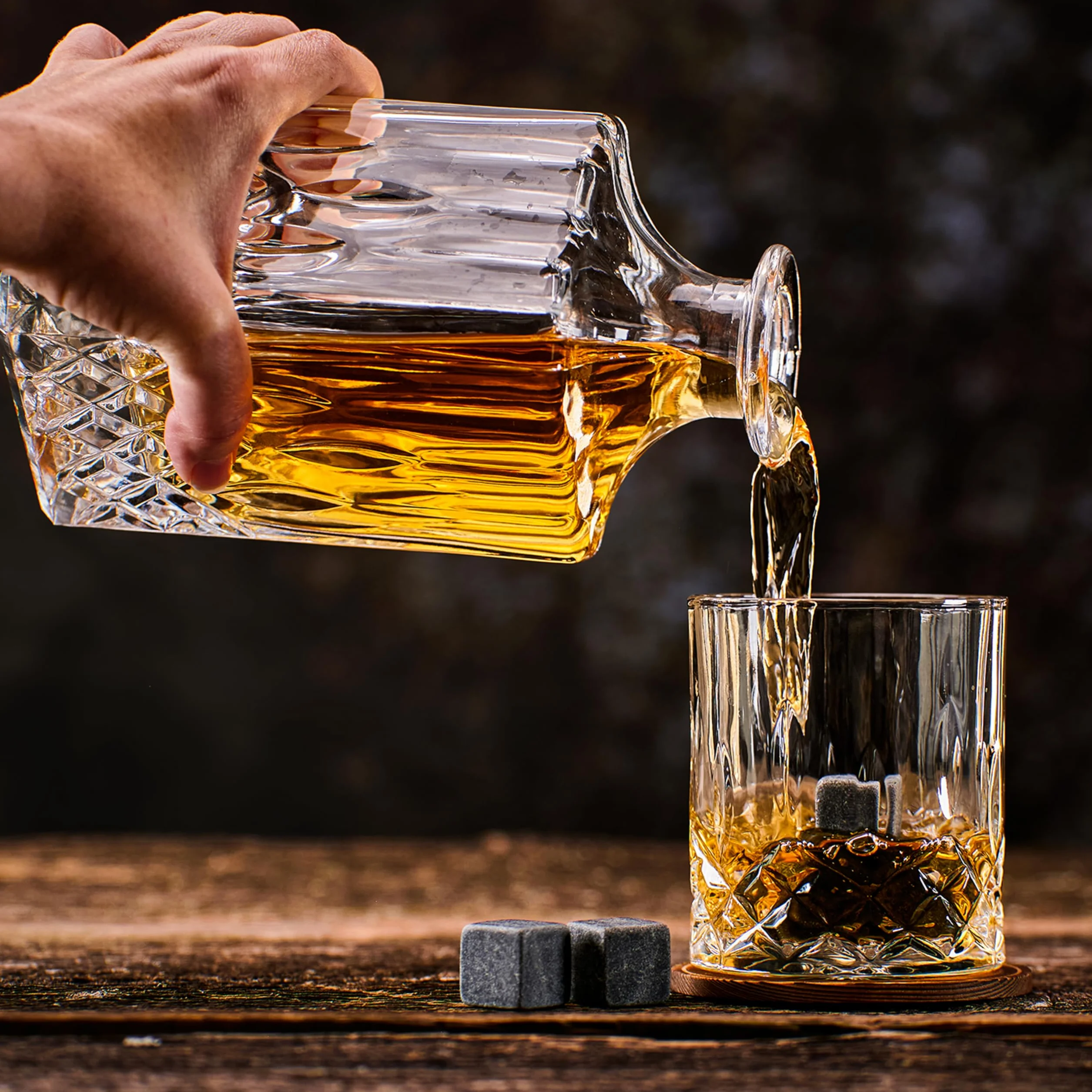WHISISKEY Zestaw Szklanki do Whisky - Zestaw Prezentowy Whisky - Szklanek do Whiskey - Prezenty dla Mężczyzn - Pudełko Prezentowe, 1 Szklanki na Whisky 310ML, 4 Kamienie do Whisky, Akcesoria