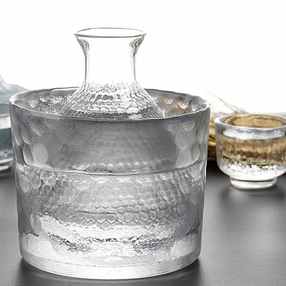 Zestaw 6 sztuk szkła Sake, butelka Sake 300 ml i 4 kubki do sake, zestaw kieliszków do wina do serwisu gorącego/zimnego sake, japoński szklany zestaw sake