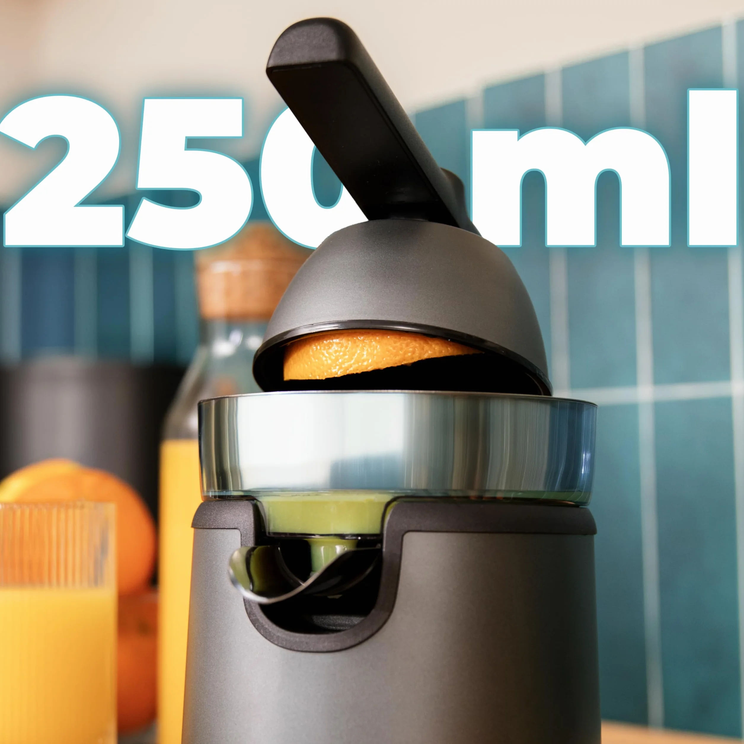 Cecotec Elektryczna wyciskarka do cytrusów EssentialVita Hyden 120 Hybrid. 120 W, 2 zdejmowane plastikowe stożki o różnej wielkości, plastikowy uchwyt i pokrywa, pojemność 250 ml