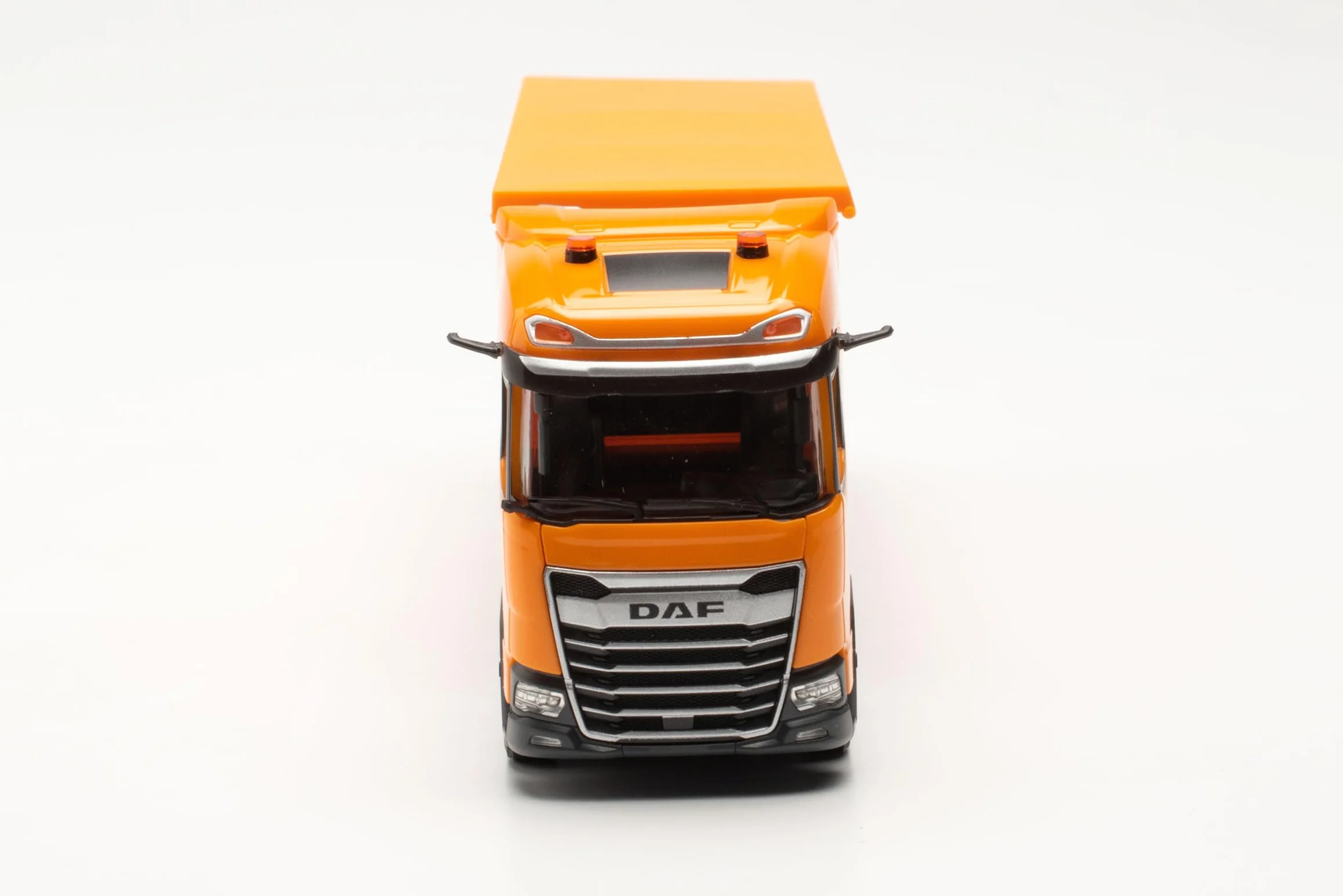 Herpa model ciężarowy DAF XG stalowy wgłębienie podsiodłowe, skala 1:87, artykuł kolekcjonerski, tworzywo sztuczne
