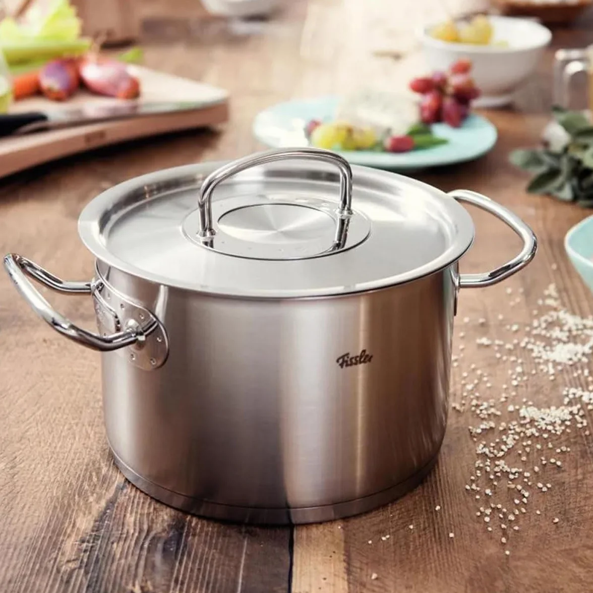 Fissler Oryginalny garnek Profi Collection/garnek do gotowania ze stali nierdzewnej (Ø 20 cm, 4 l) garnki z metalową pokrywką, skala wewnętrzna, Made in Germany - indukcja