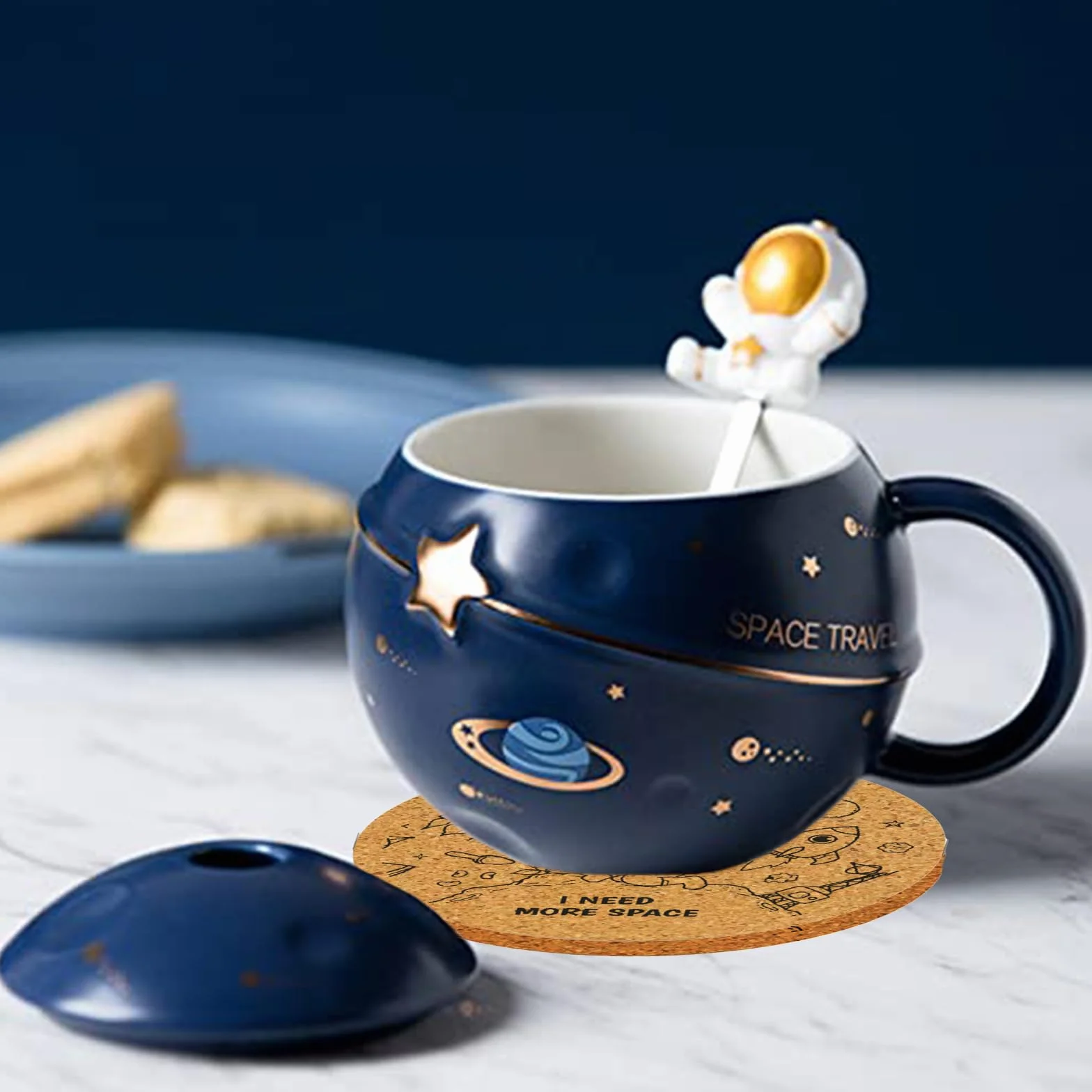 Yalucky Kawaii kubek astronauty z wytłoczoną planetą, uroczy ceramiczny kubek do kawy, nowość kubek z pokrywką i łyżką do kawy, herbaty, mleka, estetyczna dekoracja pokoju (granatowy)