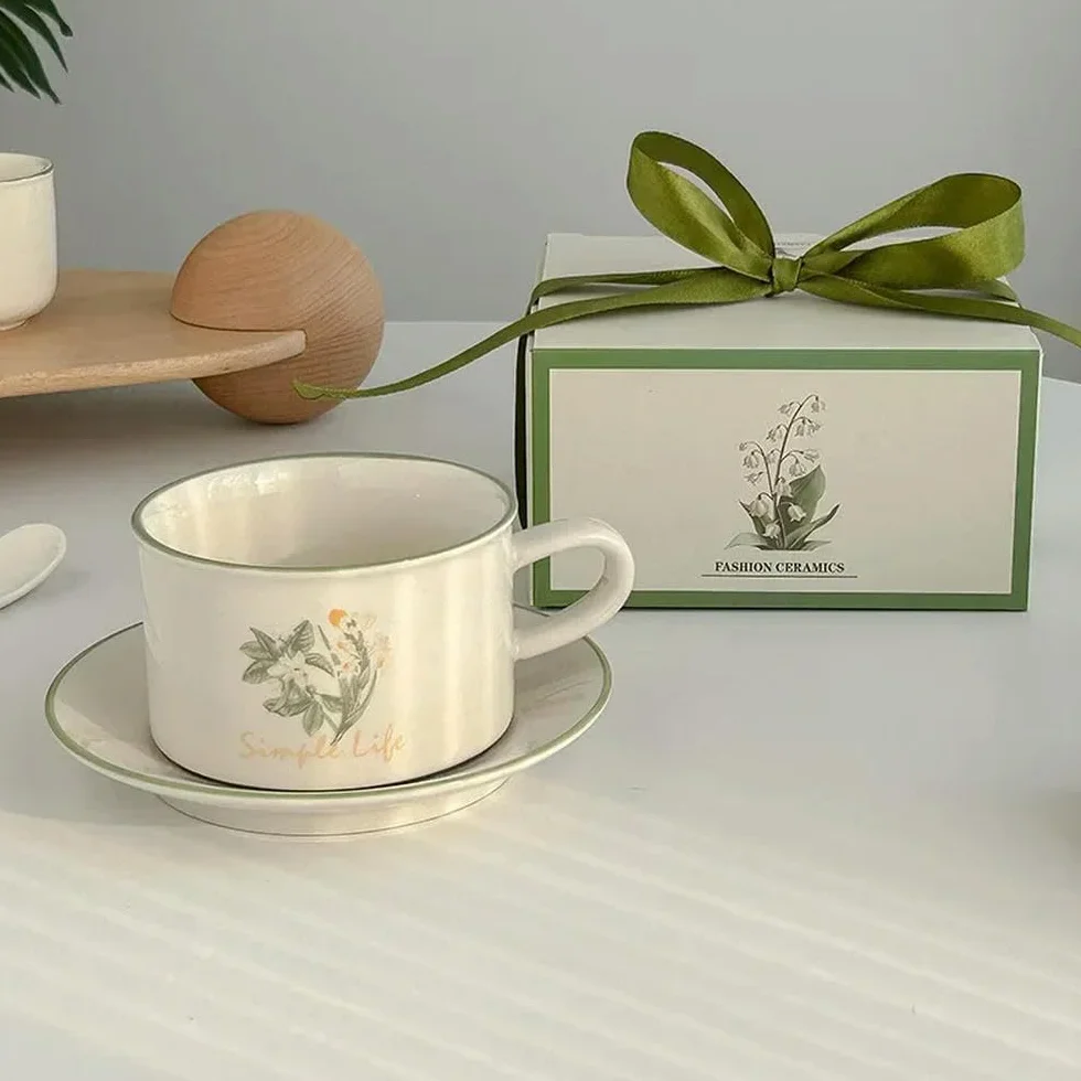 Ceramiczne kubki i spodki 380 ml, zestaw retro z uchwytem, wzór konwalii, luksusowy kubek do herbaty i spodek, kubek na mleko