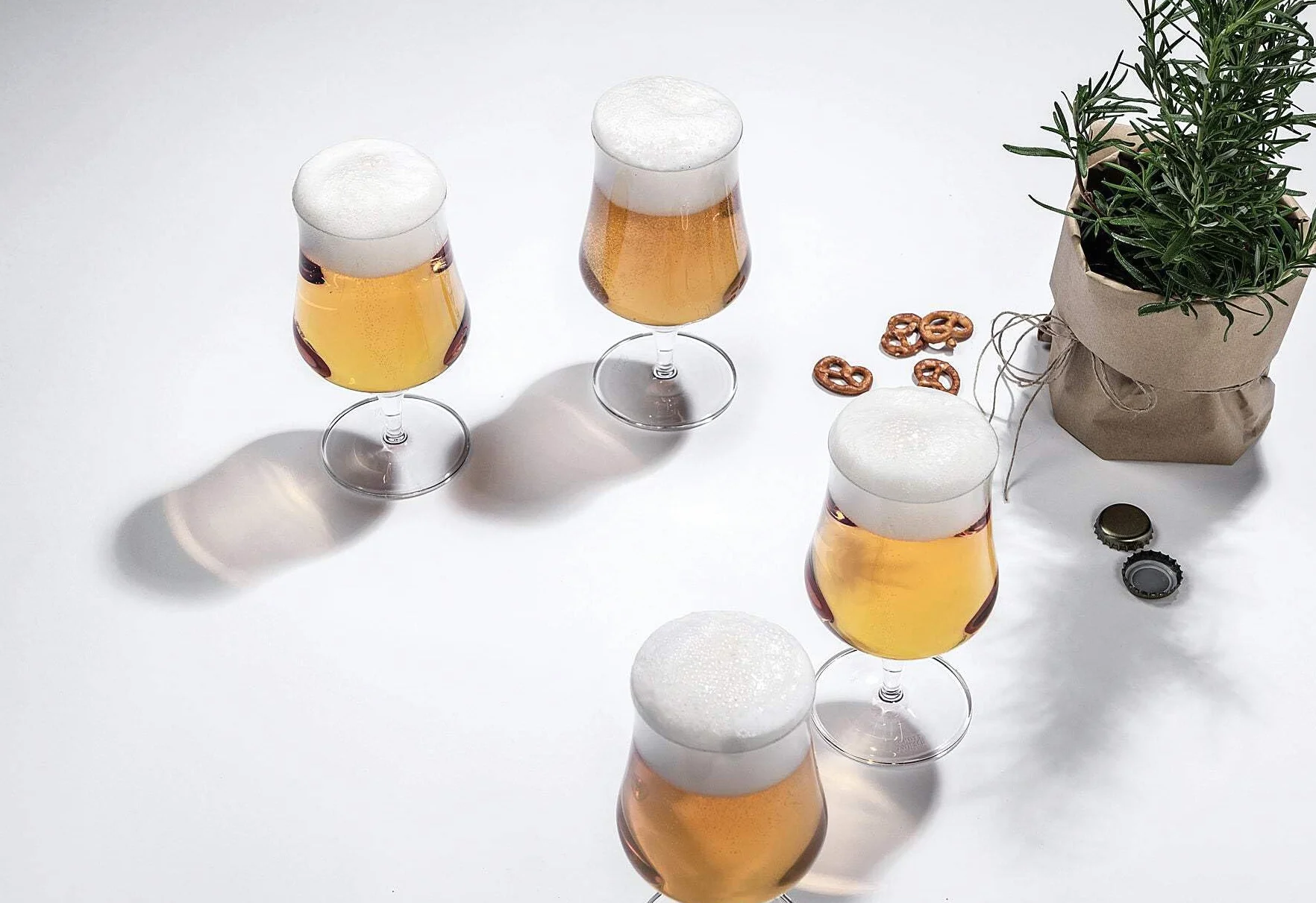 SCHOTT ZWIESEL Szklanki uniwersalne Beer Basic 0,3 zestaw 4 szt. do piwa rzemieślniczego, mycie w zmywarce, szkło kryształowe Tritan Made in Germany
