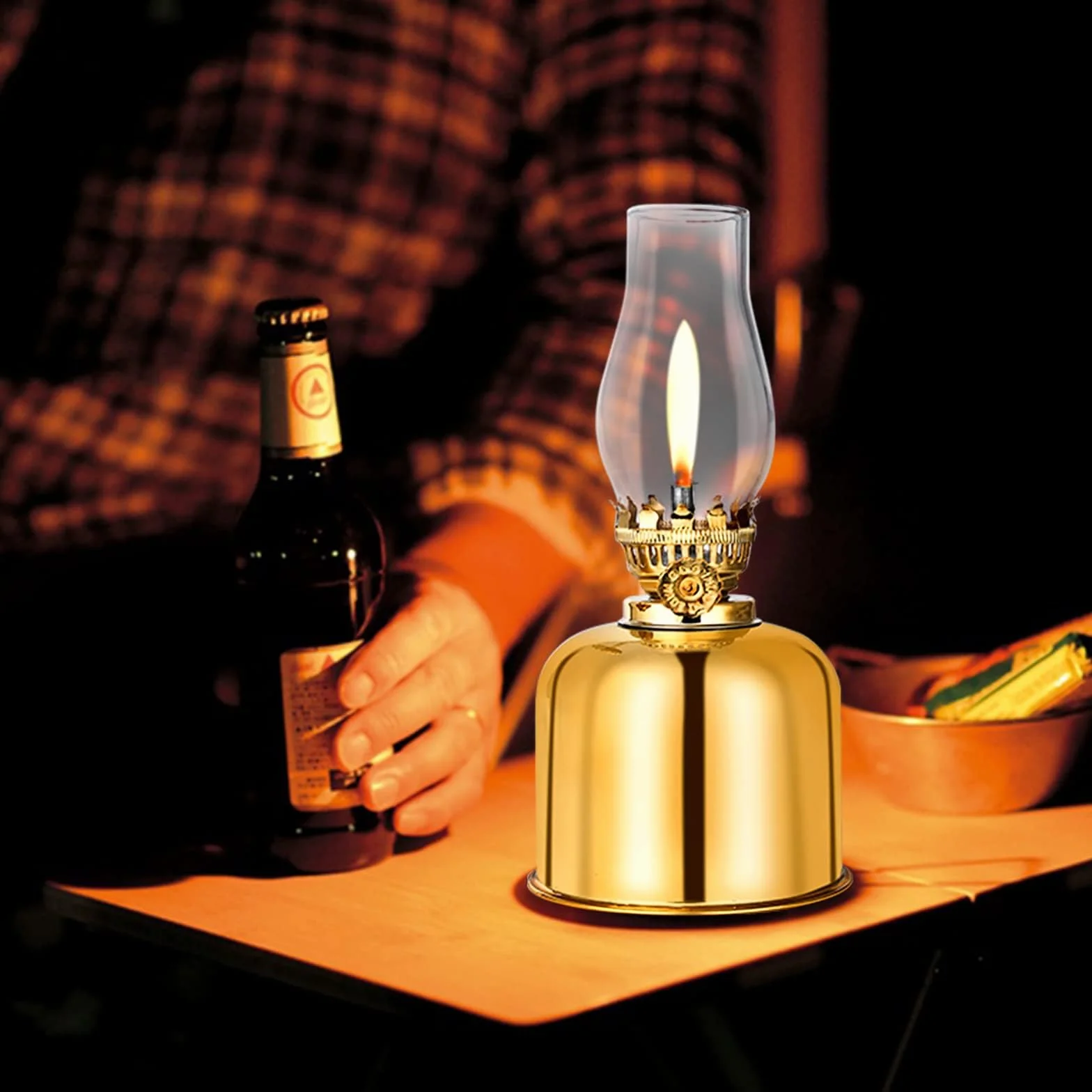 Lampa naftowa, lampa olejowa w stylu retro, latarnia z metalu i szkła, z obrotową oprawką – do użytku wewnątrz i na zewnątrz, wiatroszczelna, w antycznym stylu vintage (złota)