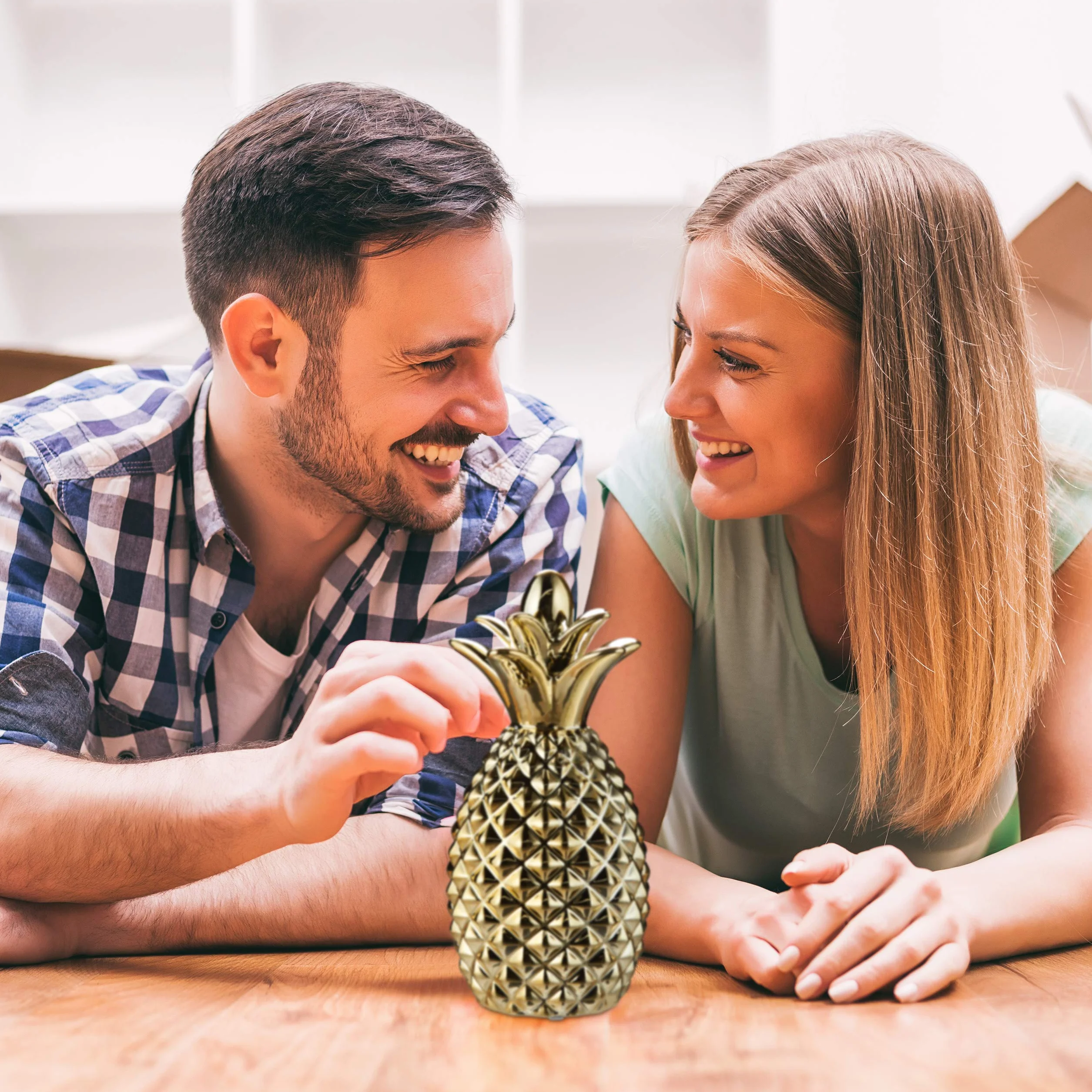 Relaxdays skarbonka ananas, dekoracyjna puszka na pieniądze, 24 x 10,5 cm, złoty