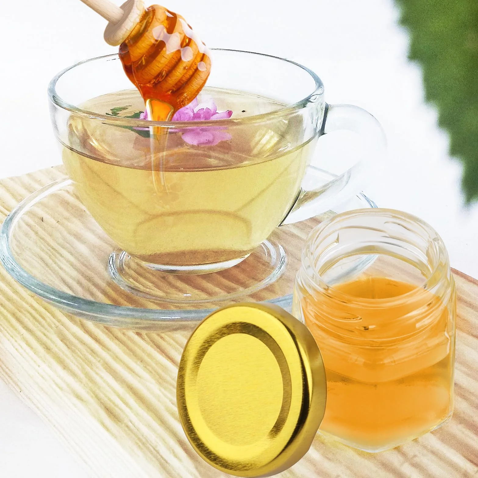 20pcs 45ml Mini sześciokątne słoiki z miodem z drewnianymi łyżkami, miód szklane słoiki z pokrywką, wisiorki pszczół, etykiety z papieru pakowego, mini słoiki ślubne prezenty gościnne, baby shower