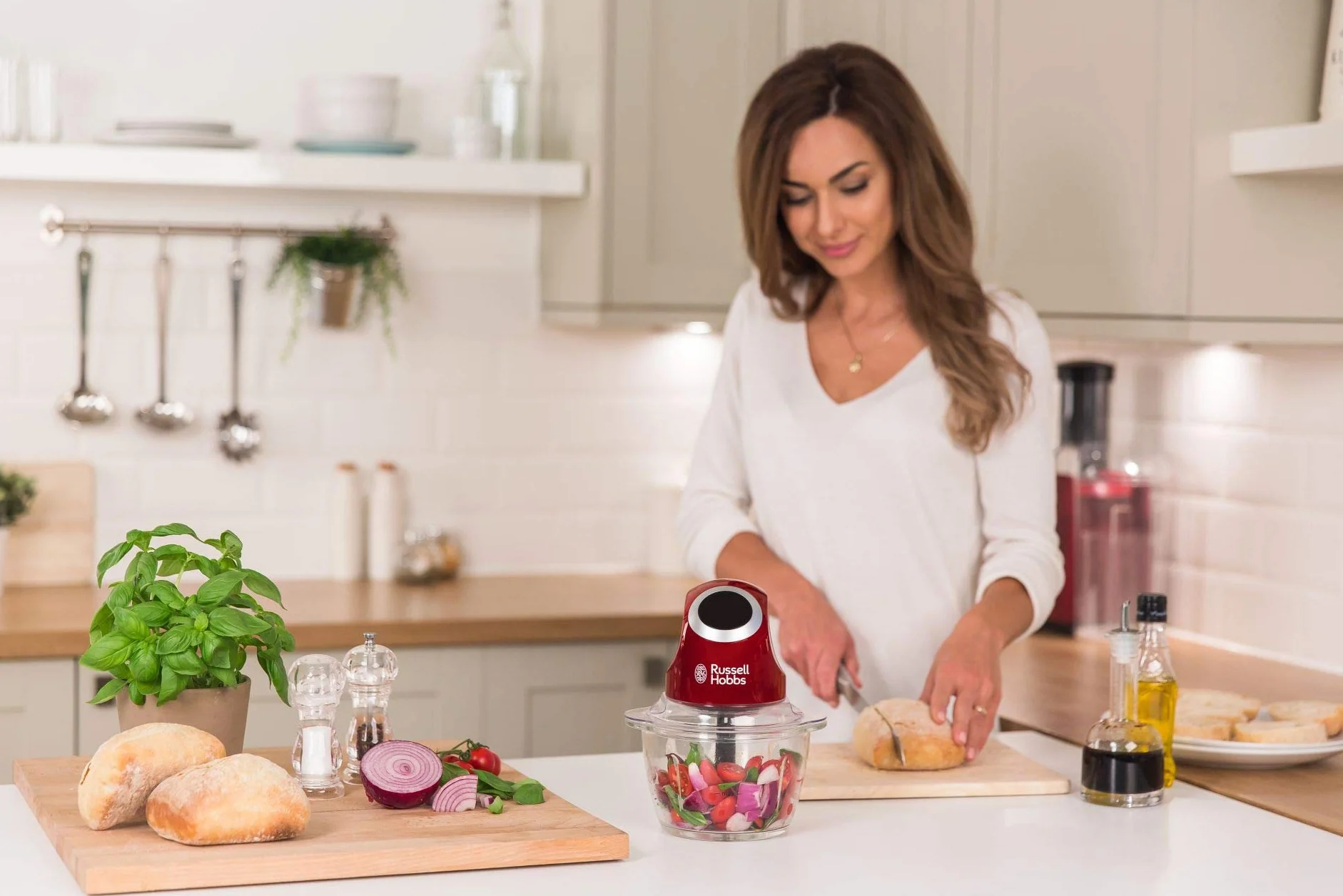 Russell Hobbs rozdrabniacz do warzyw, funkcja rozdrabniania, dwuskrzydłowe ostrza, ostrza ze stali nierdzewnej, szklany pojemnik, pojemność 0,5l, moc 200W, czerwony, Desire 24660-56