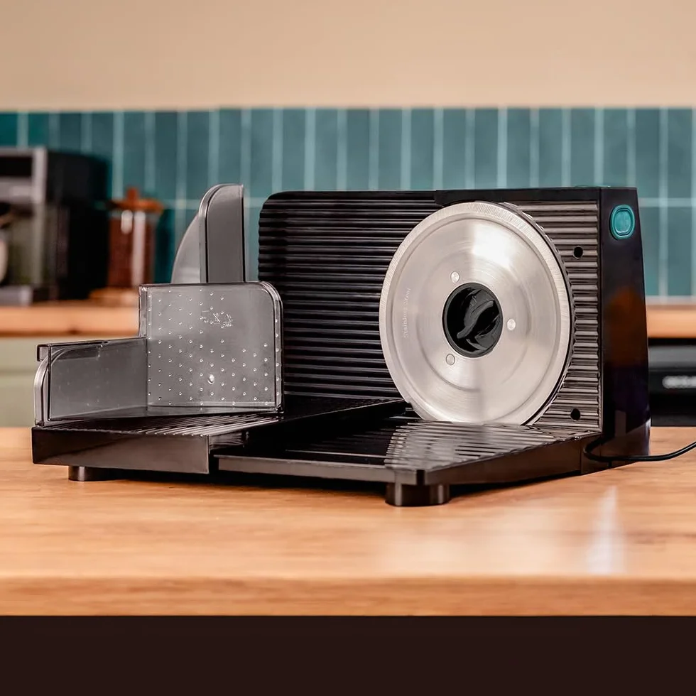 Cecotec elektryczna krajalnica Rock'nCut Shuriken. 150 W, wymienne ostrze o średnicy 17 cm, stopniowa regulacja od 0 do 15 mm, QuickOut, składana, plastikowa obudowa, stal nierdzewna
