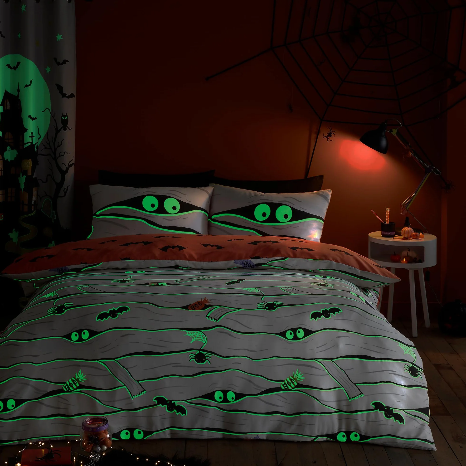 Poszewka na kołdrę z straszną mumią 140x200 cm dwustronna świecąca w ciemności Halloween biała