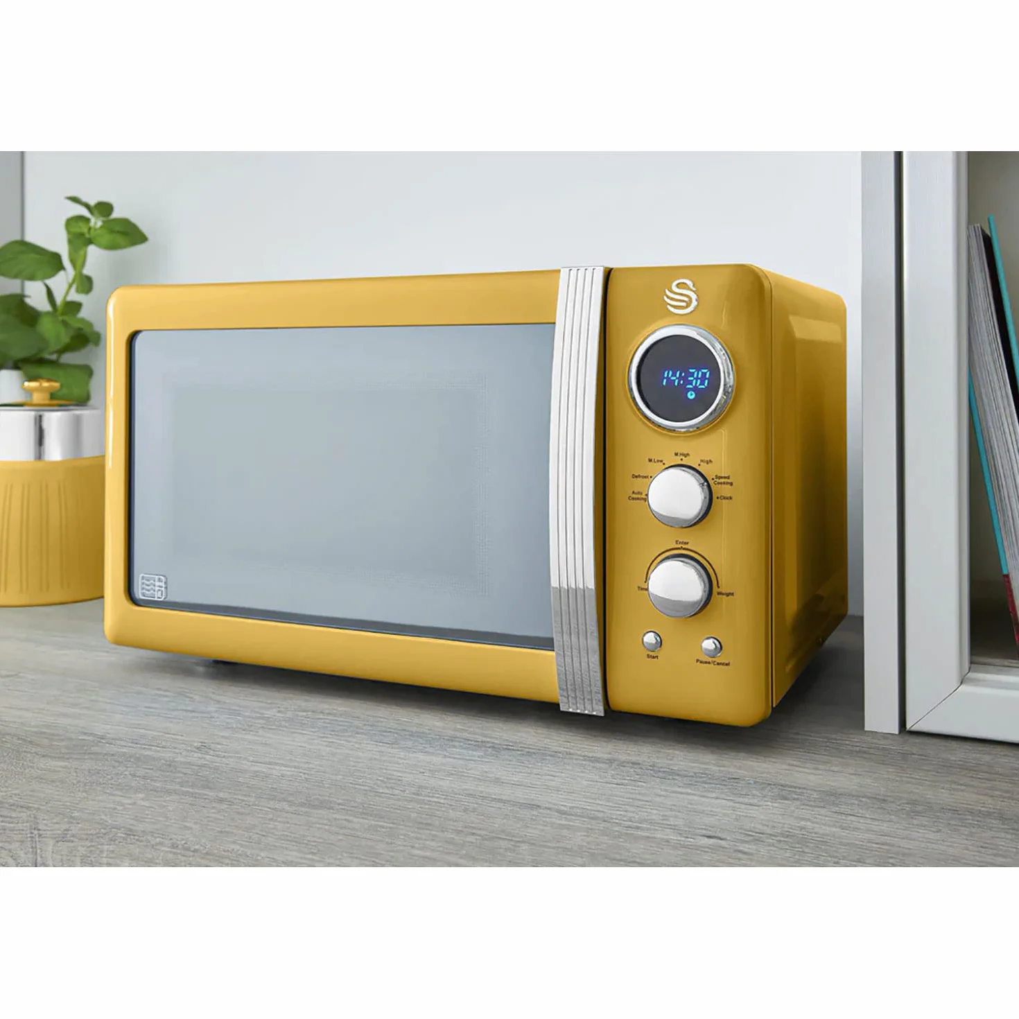 Swan Retro zestaw śniadaniowy czajnik na wodę 1,8 l, szeroka szczelinowa toster chleb 2 plasterki, cyfrowa kuchenka mikrofalowa 20 l, 6 poziomów mocy, timer, drzwi lustrzane, wzór vintage, żółty,