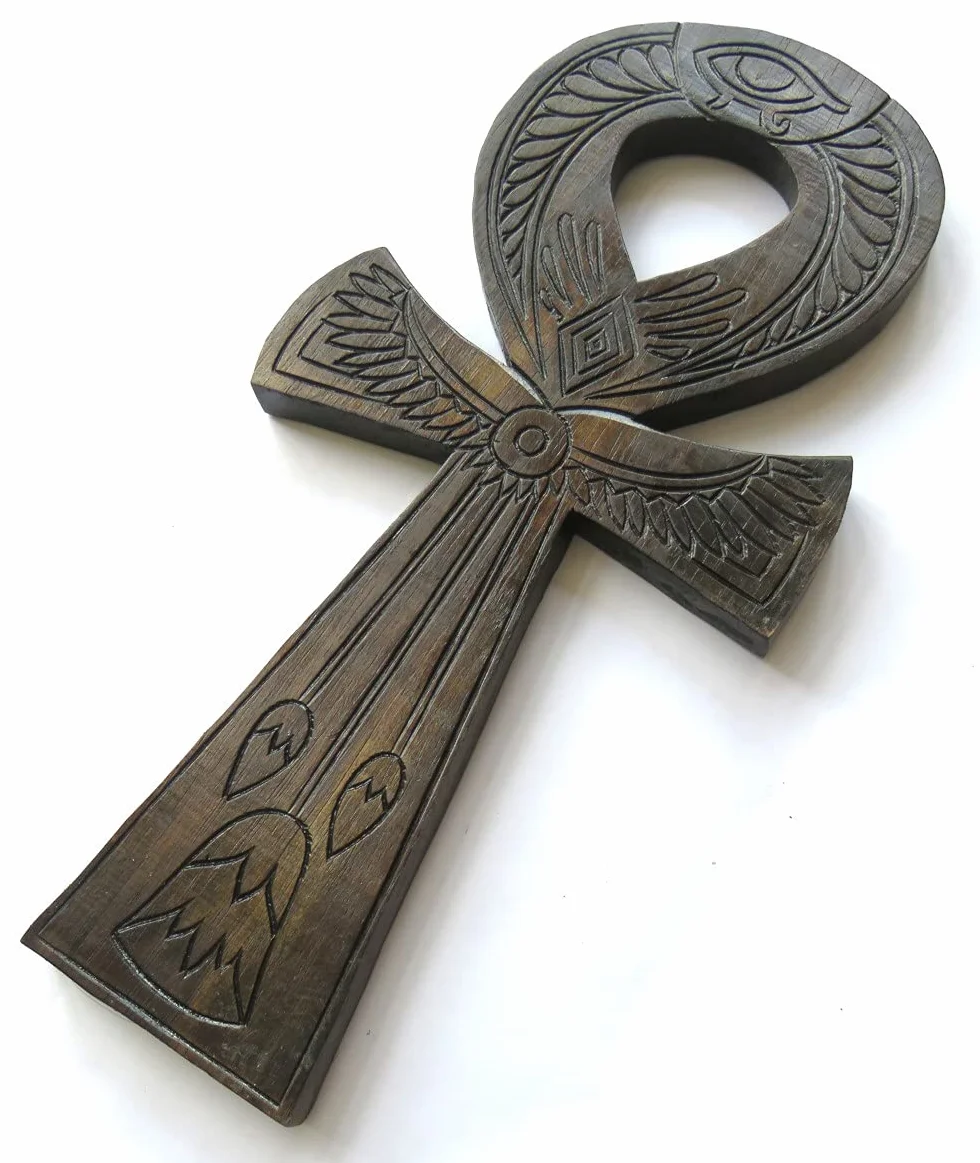 Drewniany rzeźbiony symbol Ankh hieroglif, klucz do życia