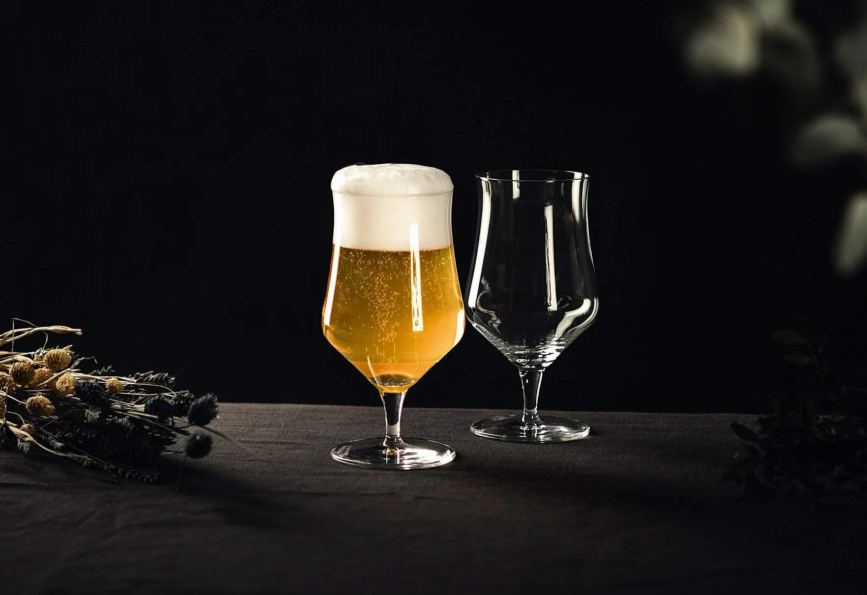 SCHOTT ZWIESEL Szklanki uniwersalne Beer Basic 0,3 zestaw 4 szt. do piwa rzemieślniczego, mycie w zmywarce, szkło kryształowe Tritan Made in Germany
