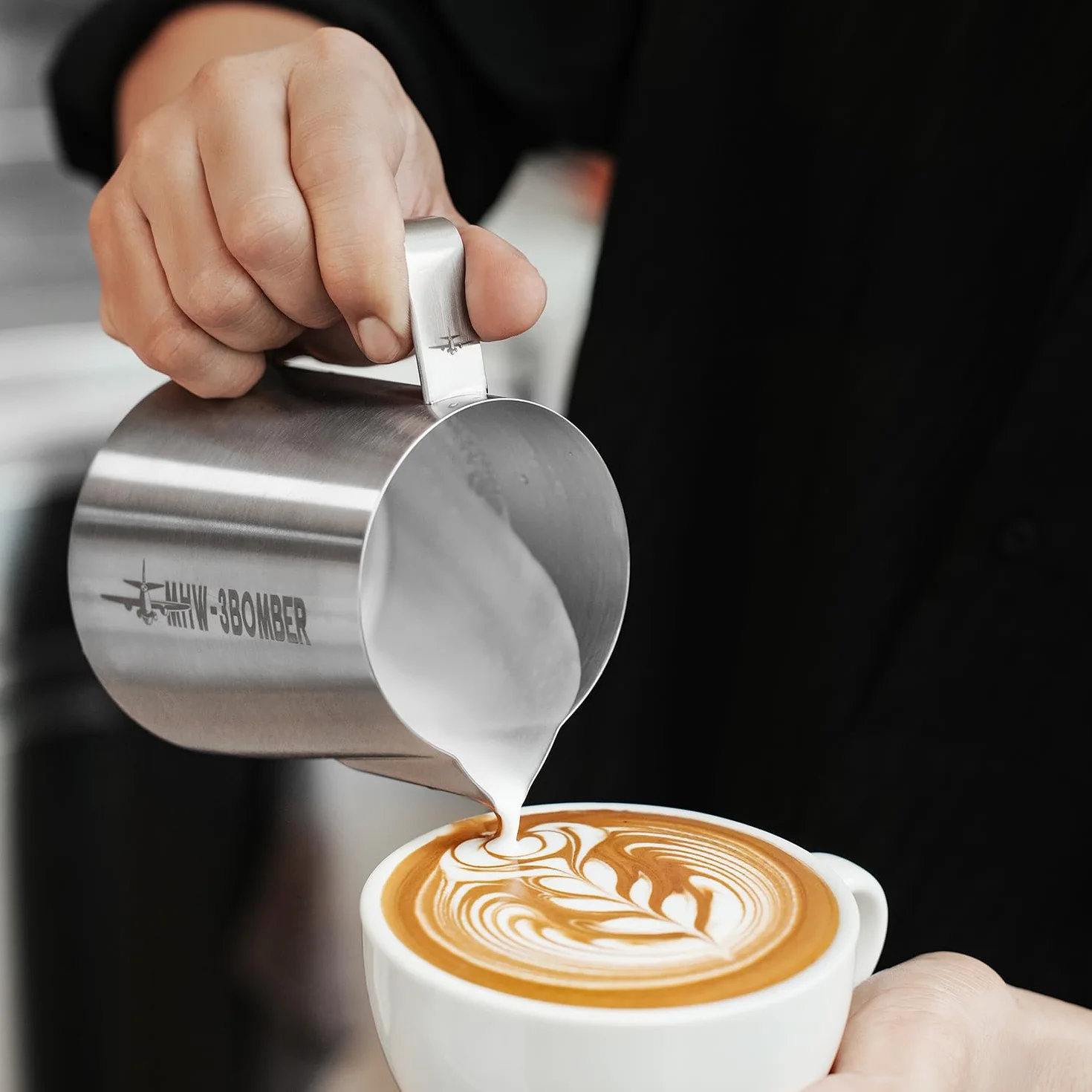 MHW-3BOMBER Dzbanek na mleko 500 ml, ze stali nierdzewnej, profesjonalny dzbanek na mleko dla baristy, dzbanek do spieniania mleka do espresso i latte art, z ujściem Hawksbill, akcesoria barista,