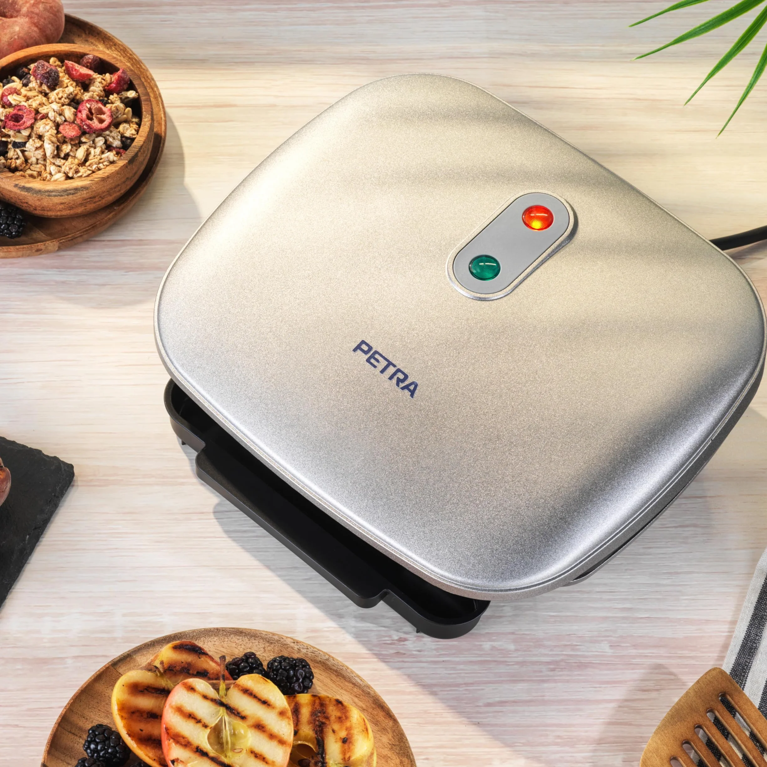 Petra PT5316HEVDEEU10 Kontaktgrill, pflegeleichte Grillplatten mit Smartstone-Antihaftbeschichtung, Panini-Presse mit abnehmbarer Abtropfschale, Kochen ohne Öl, Sandwiches, Gemüse, Fleisch, Spieße