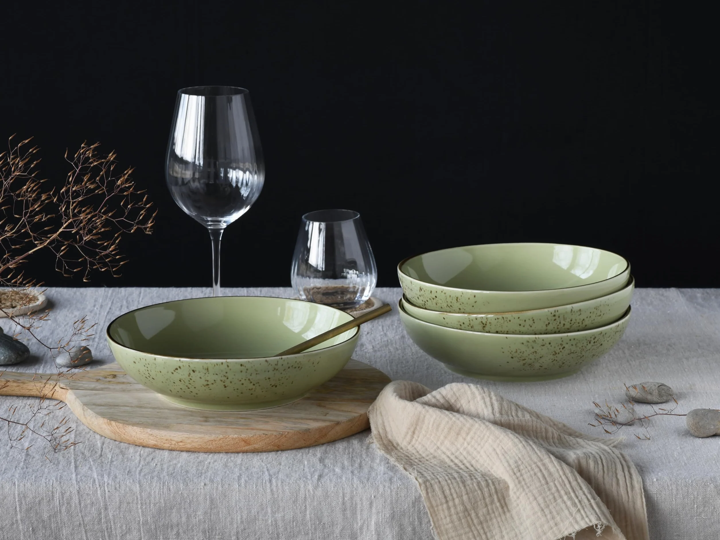 CreaTable, 21681, seria Nature Collection Green, 4-częściowy zestaw naczyń dla 4 osób, Poke Bowl z kamionki, nadaje się do mycia w zmywarce i używania w kuchence mikrofalowej, wysokiej jakości