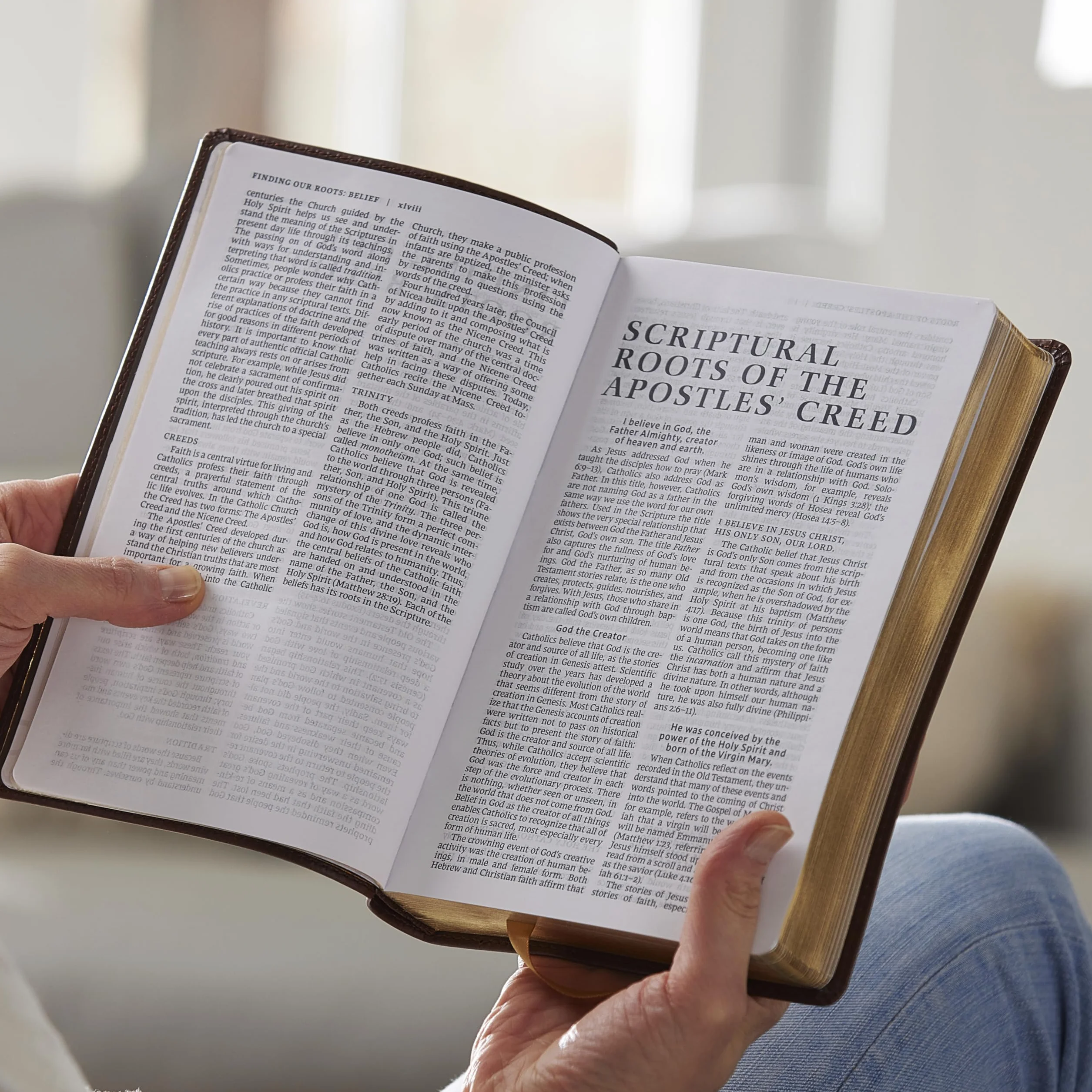 Nrsvce Sacraments of Initiation Catholic Bible, White Leathersoft, Comfort Print: New Revised Standard Version, White, Leathersoft, Catholic Commemorative Edition, Anglicised Text