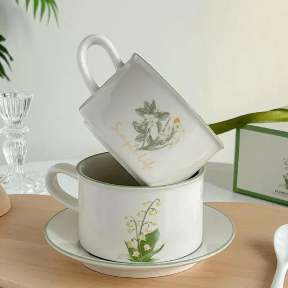 Ceramiczne kubki i spodki 380 ml, zestaw retro z uchwytem, wzór konwalii, luksusowy kubek do herbaty i spodek, kubek na mleko