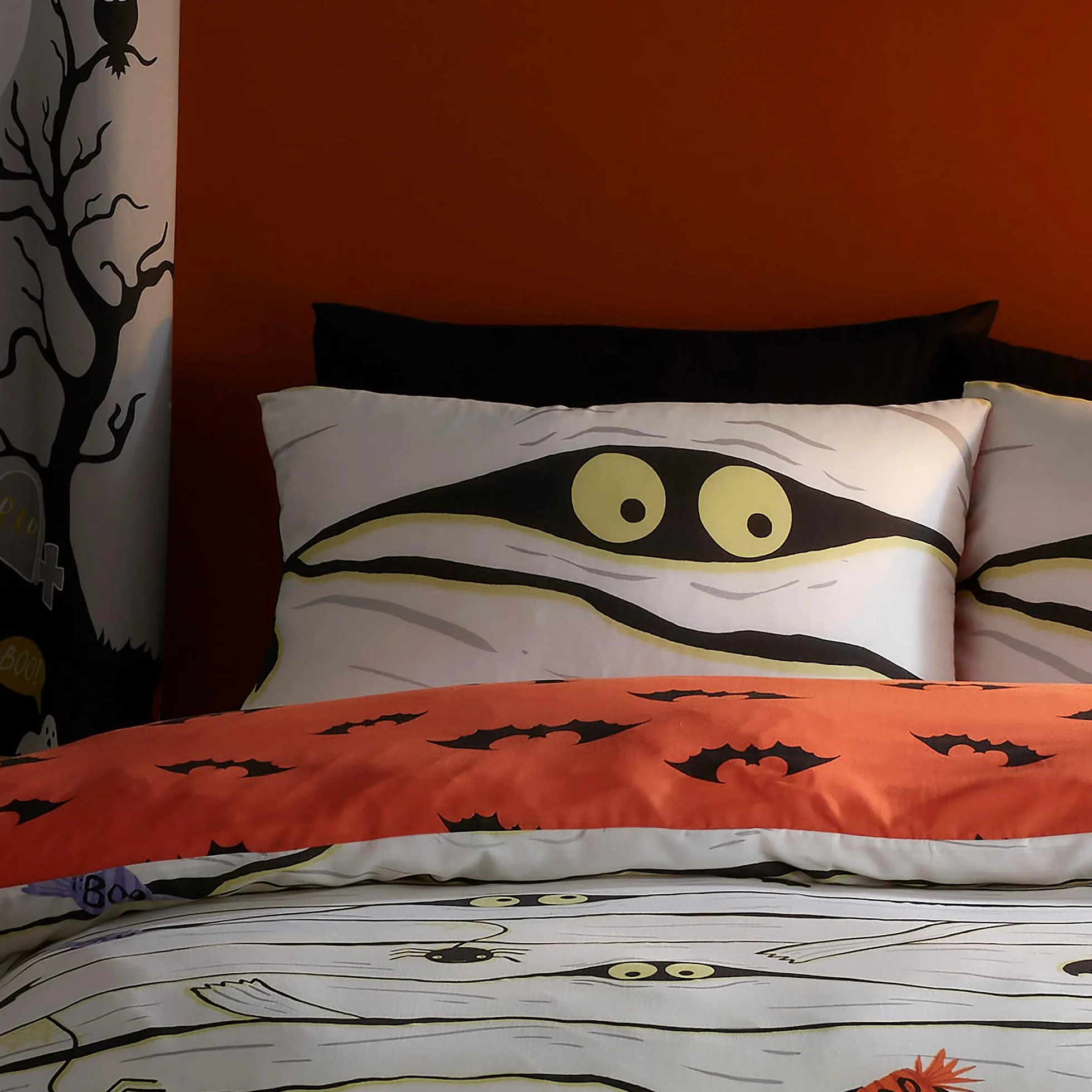 Poszewka na kołdrę z straszną mumią 140x200 cm dwustronna świecąca w ciemności Halloween biała