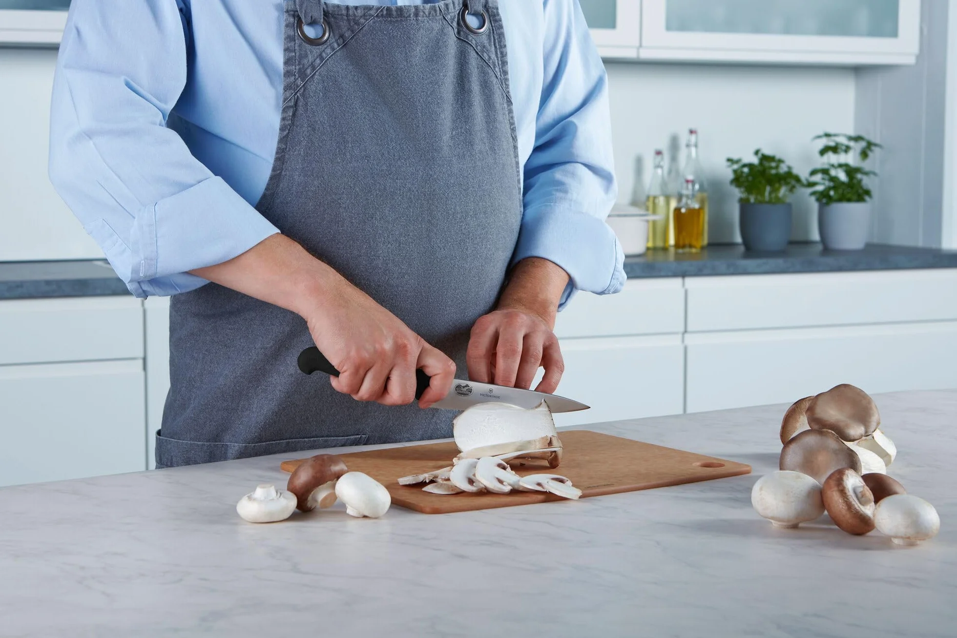 Victorinox 6 Inch Fibrox Pro Chef's Knife