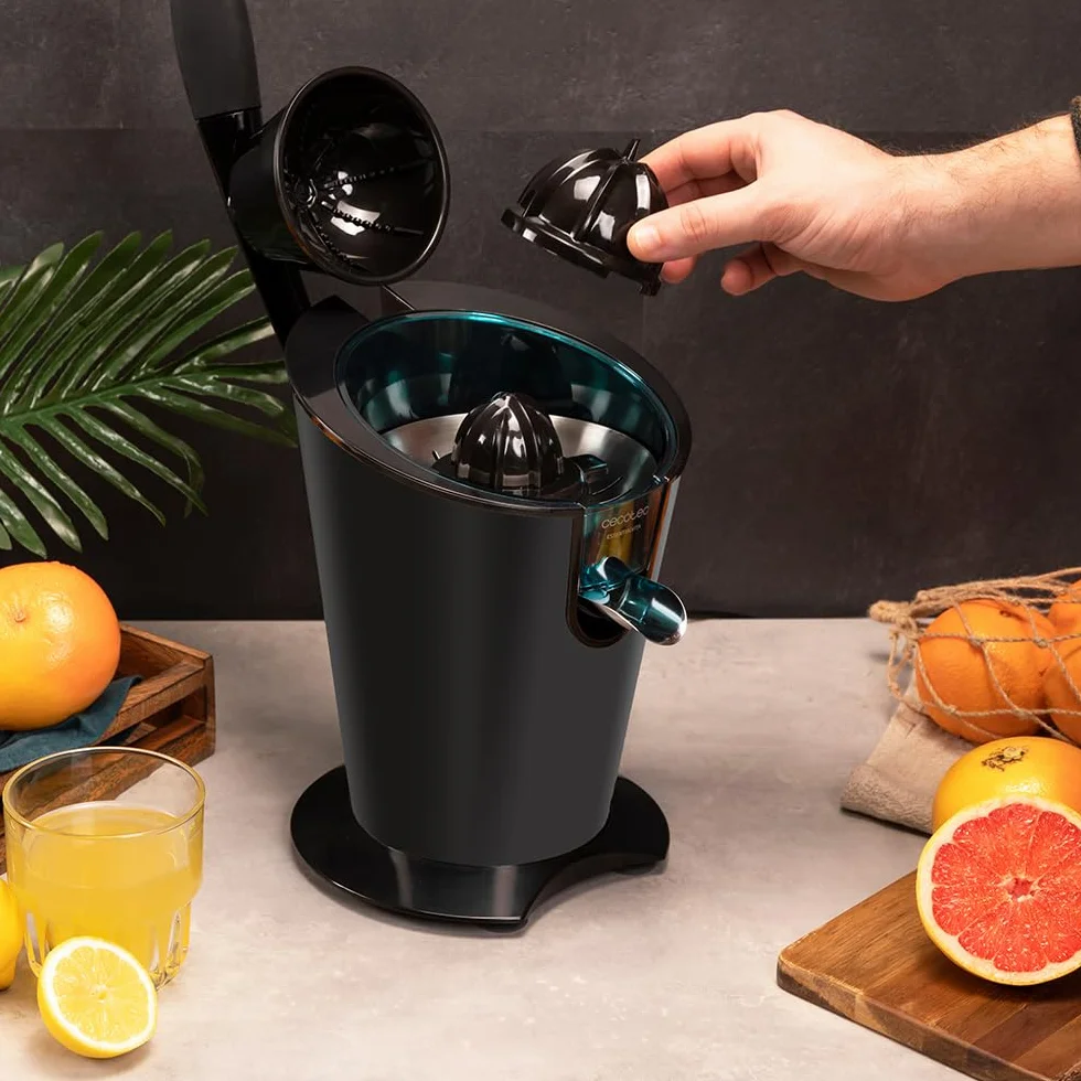 Cecotec Elektryczna wyciskarka do cytrusów EssentialVita PowerFresh 1000 Black. 1000 W, filtr stalowy, dwa zdejmowane stożki, system zapobiegający kapaniu, nadaje się do mycia w zmywarce, stylowy