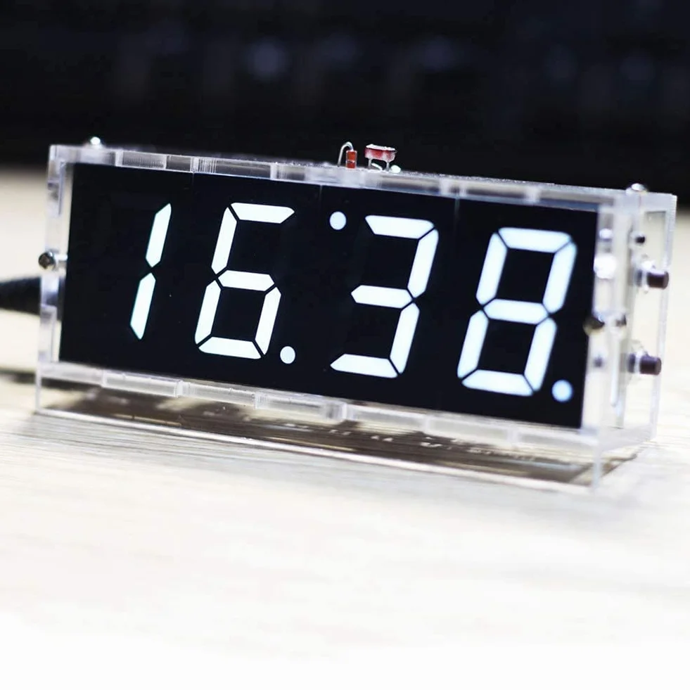 4-cyfrowy zestaw DIY LED z zegarem cyfrowym, zegar LED z wyświetlaczem czasu / temperatury / daty, automatyczna kontrola światła, prosty zestaw zegara cyfrowego dla początkujących i profesjonalistów w dziedzinie elektroniki (biały)