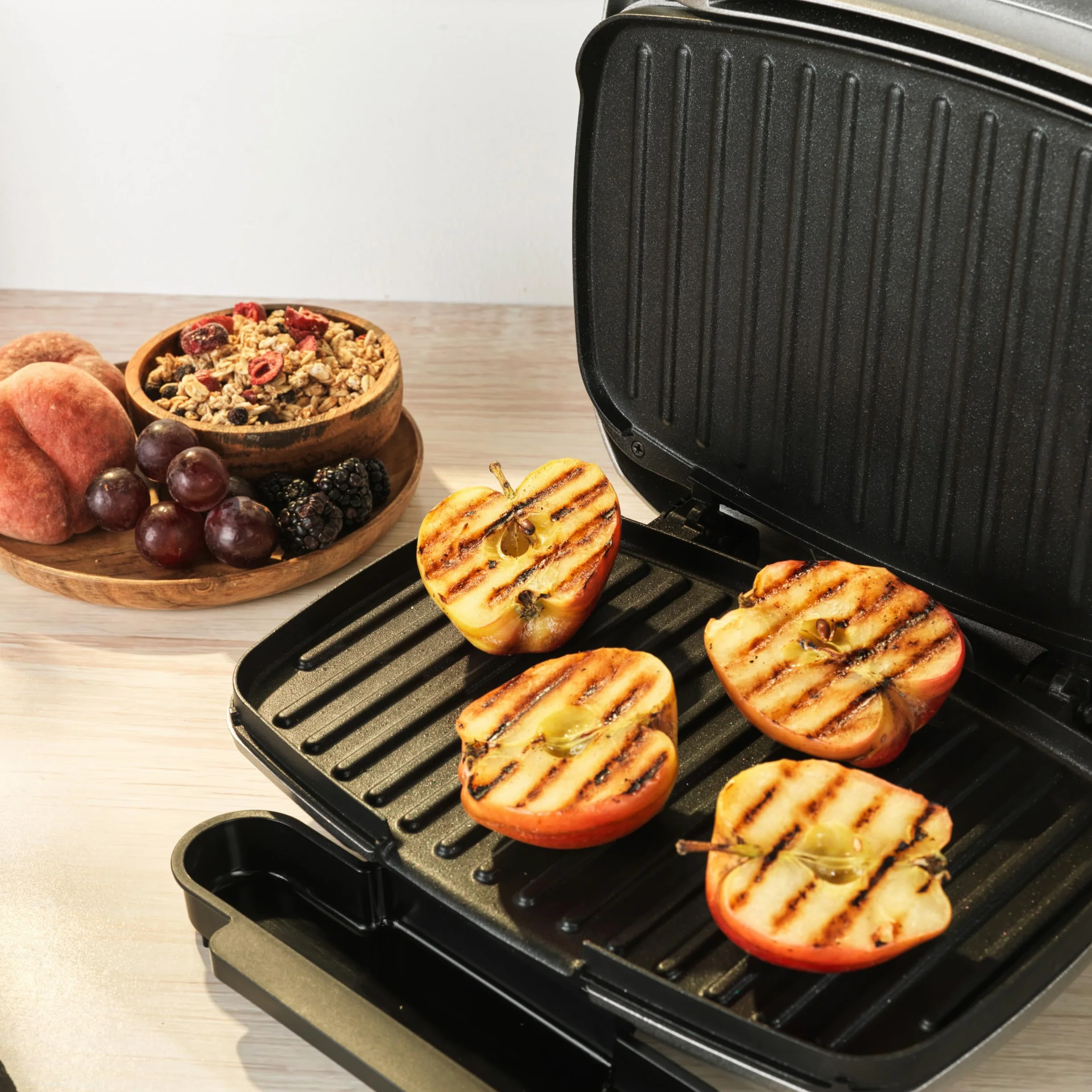 Petra PT5316HEVDEEU10 Kontaktgrill, pflegeleichte Grillplatten mit Smartstone-Antihaftbeschichtung, Panini-Presse mit abnehmbarer Abtropfschale, Kochen ohne Öl, Sandwiches, Gemüse, Fleisch, Spieße