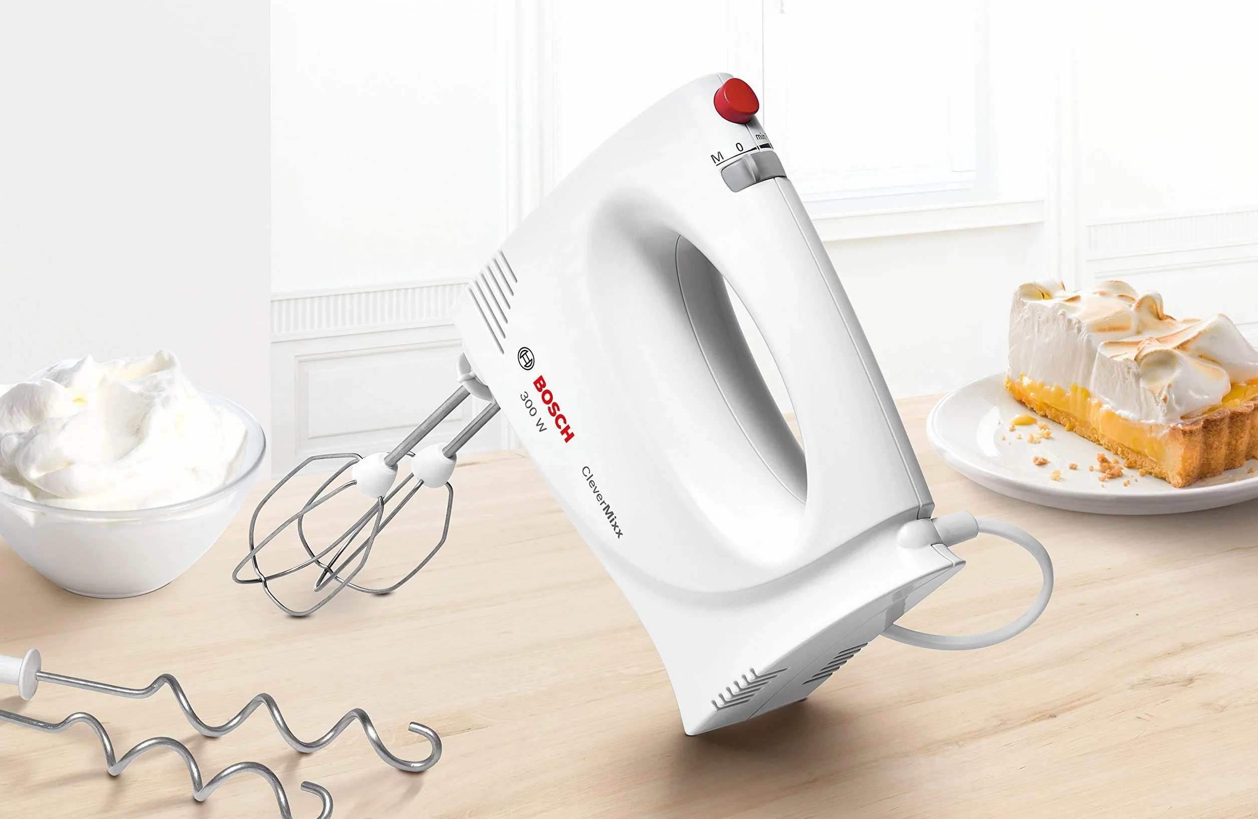 Bosch, mikser ręczny CleverMixx, 300 W, 2 prędkości, funkcja Turbo, haki do ciasta, końcówki ze stali nierdzewnej, lekka obudowa, MFQ3010, biały/czerwony