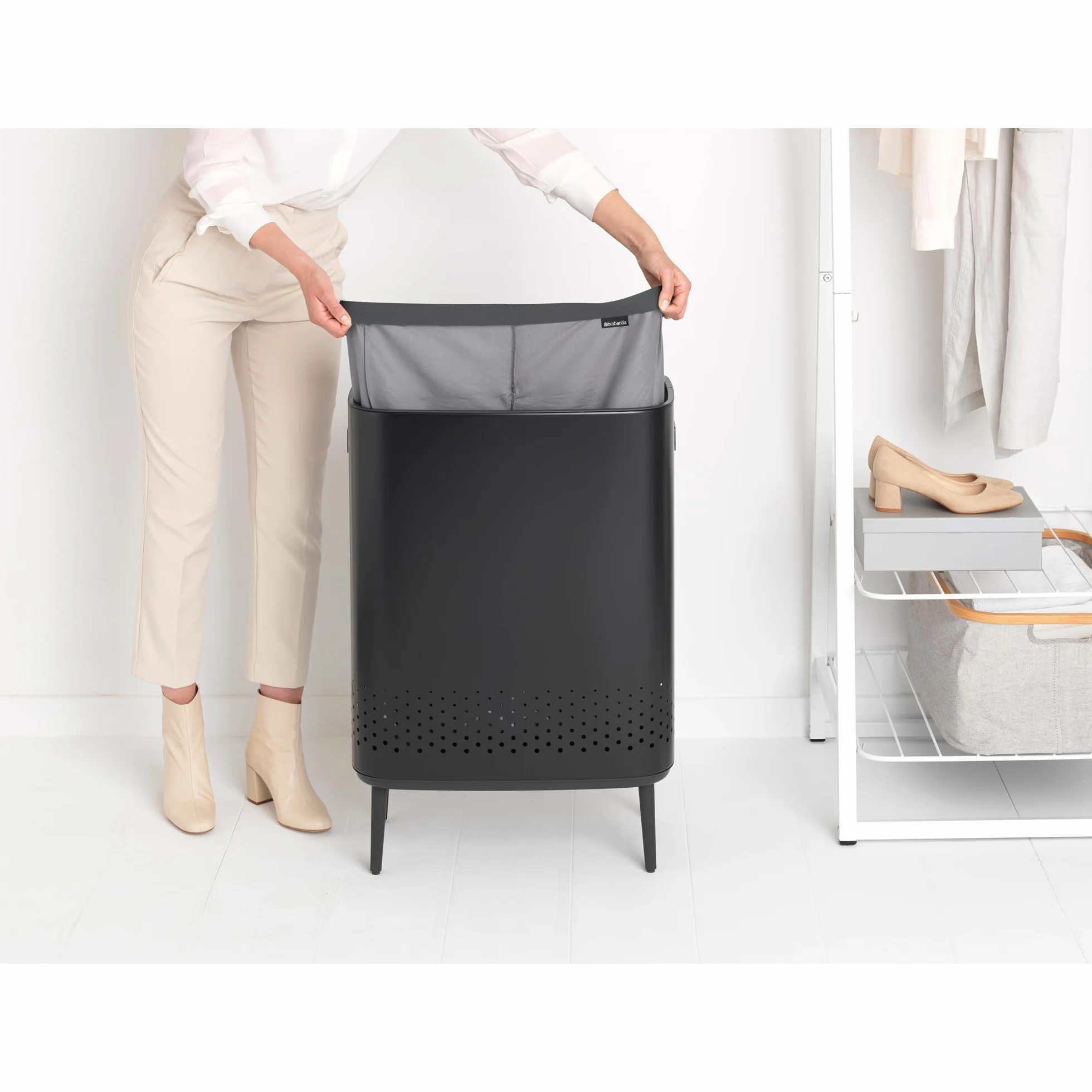 Brabantia - Kosz na pranie Hi 2x45L - Kosz na brudne ubrania - 2 komory - Pokrywa z szybkim otwieraniem - Zdejmowana bawełniana torba - Przenośny i higieniczny - Do sypialni i łazienki - Matt Black