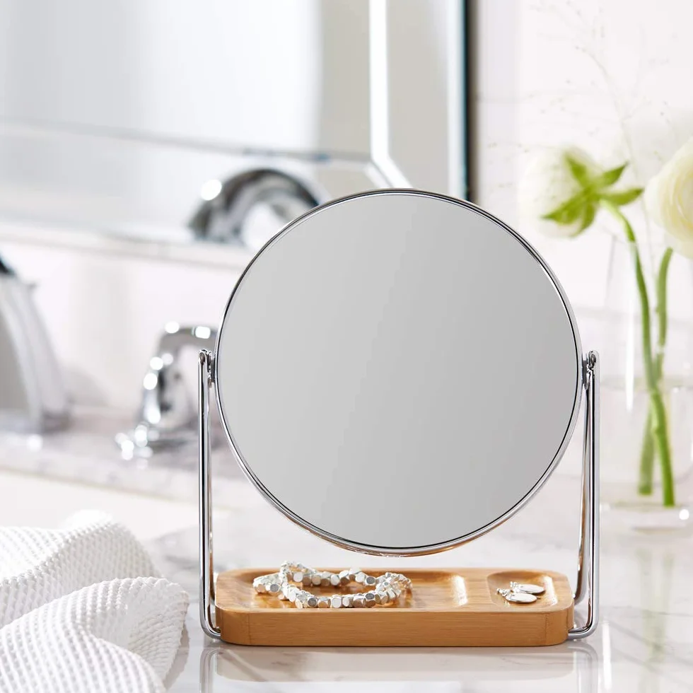 Amazon Basics okrągłe lusterko kosmetyczne do montażu na blacie z prostokątną bambusową półką, powiększenie 1x/5x, przezroczyste, 18,3 x 8,5 x 21,3 cm
