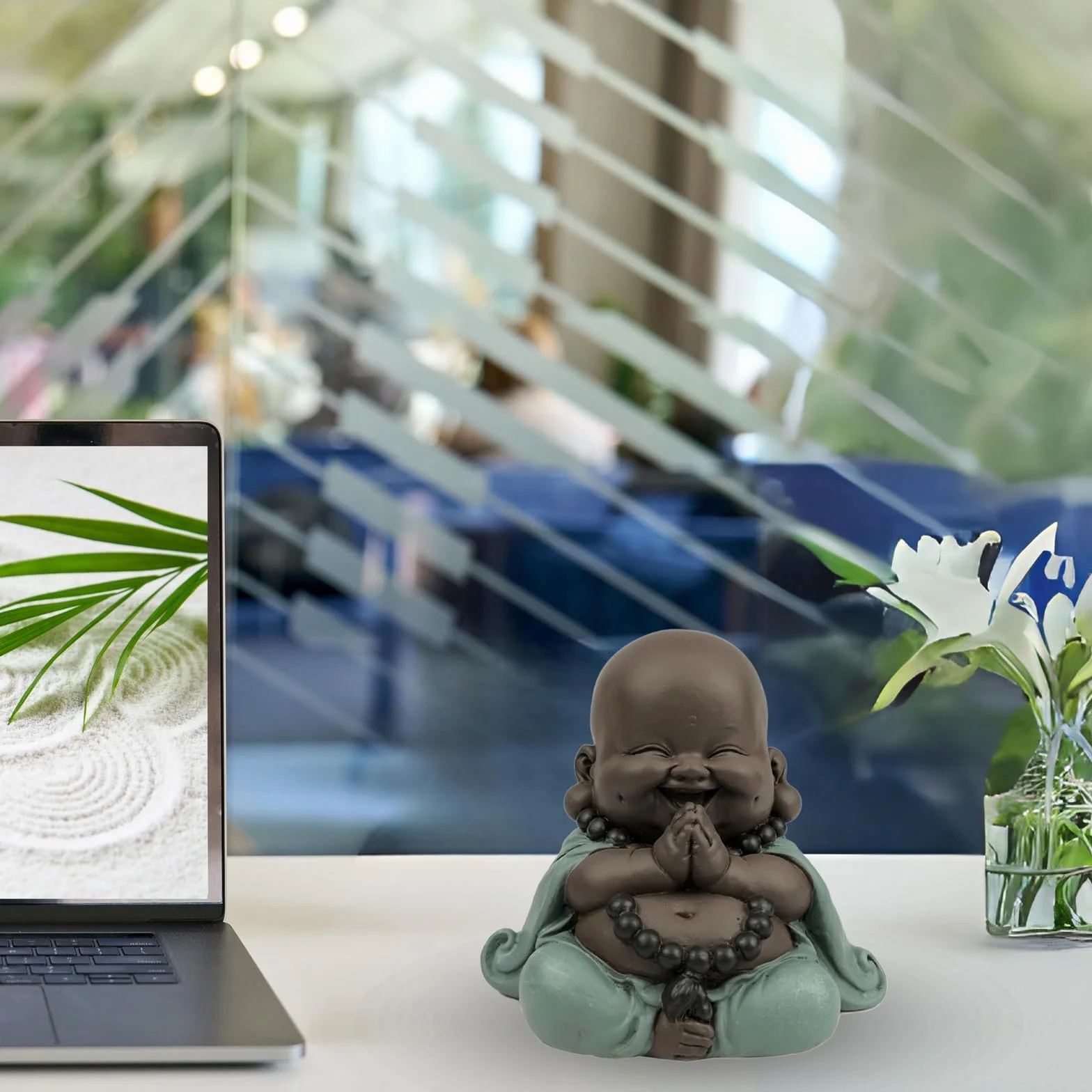 Statua Boudha Szczęśliwy Stojak - Dekoracja Zen i Feng Shui - aby stworzyć relaksującą i duchową atmosferę - Oryginalny pomysł na prezent - szerokość: 9 cm - Kolor: Zielony i brązowy - Zen'Light