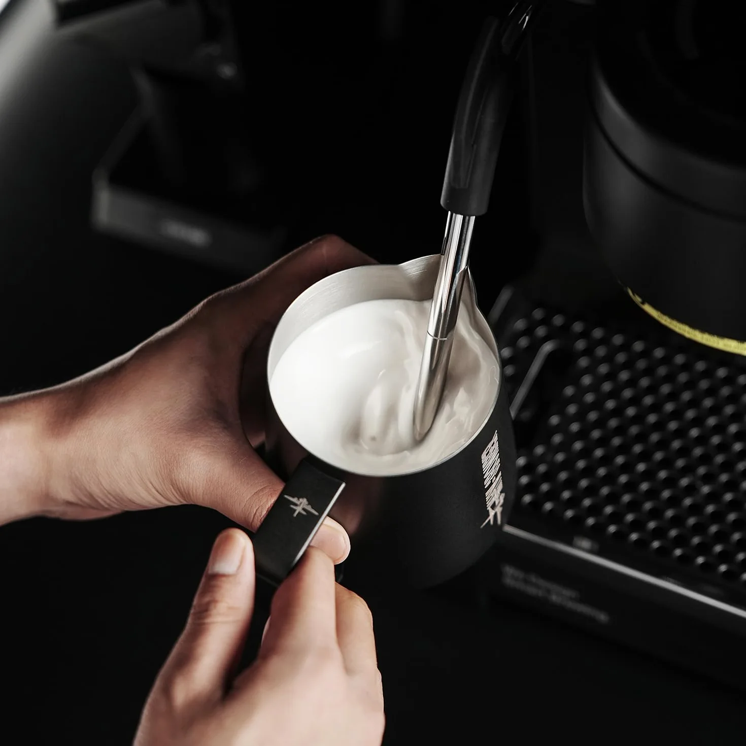 MHW-3BOMBER Dzbanek na mleko 500 ml, ze stali nierdzewnej, profesjonalny dzbanek na mleko dla baristy, dzbanek do spieniania mleka do espresso i latte art, z ujściem Hawksbill, akcesoria barista,
