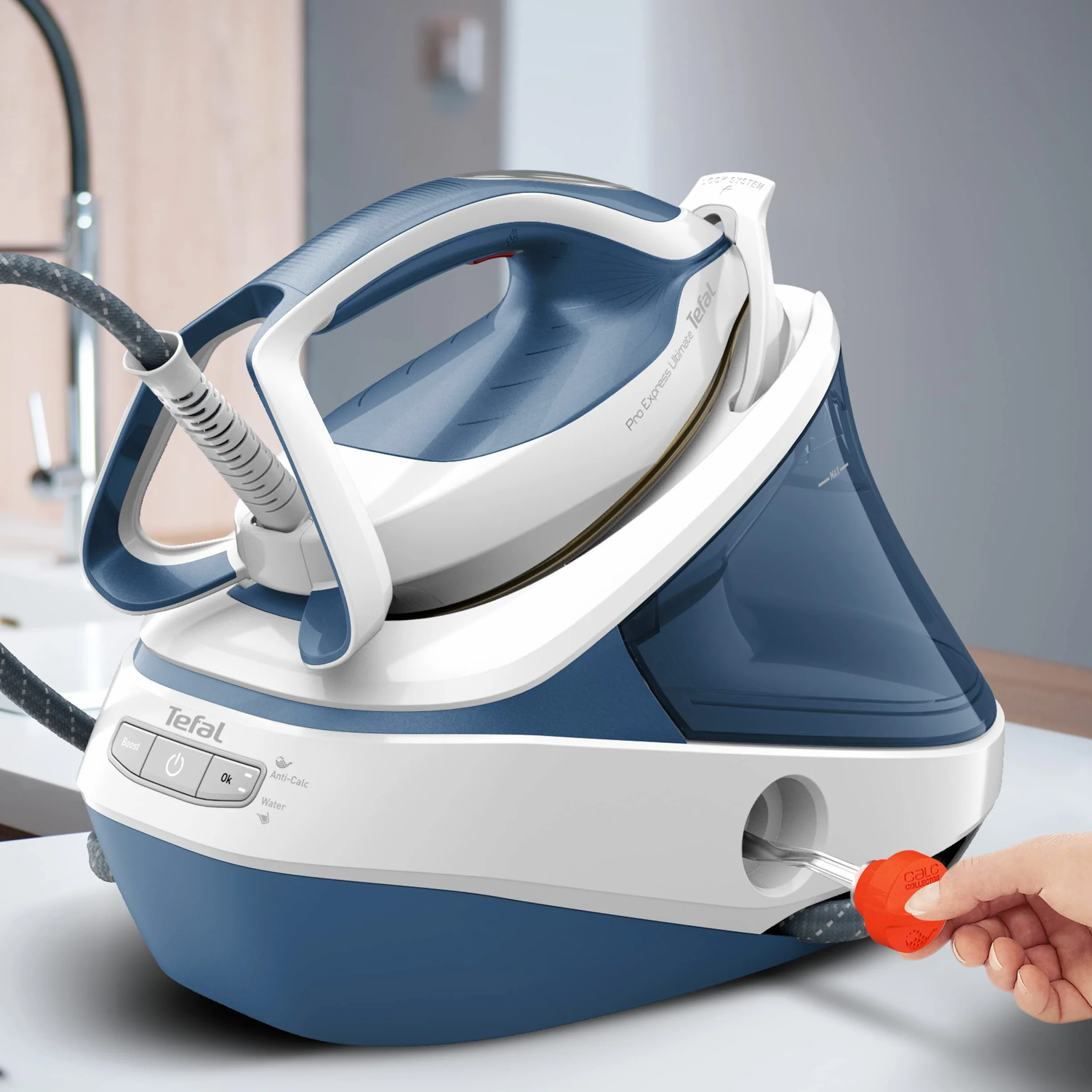 TEFAL GV9710 Pro Express Ultimate Generator pary, Stacja do prasowania parowego, prasowanie w pionie, 7,6 barów, stały wyrzut pary 155g/min, uderzenie pary 580g/min, Calc Collector, biały/niebieski
