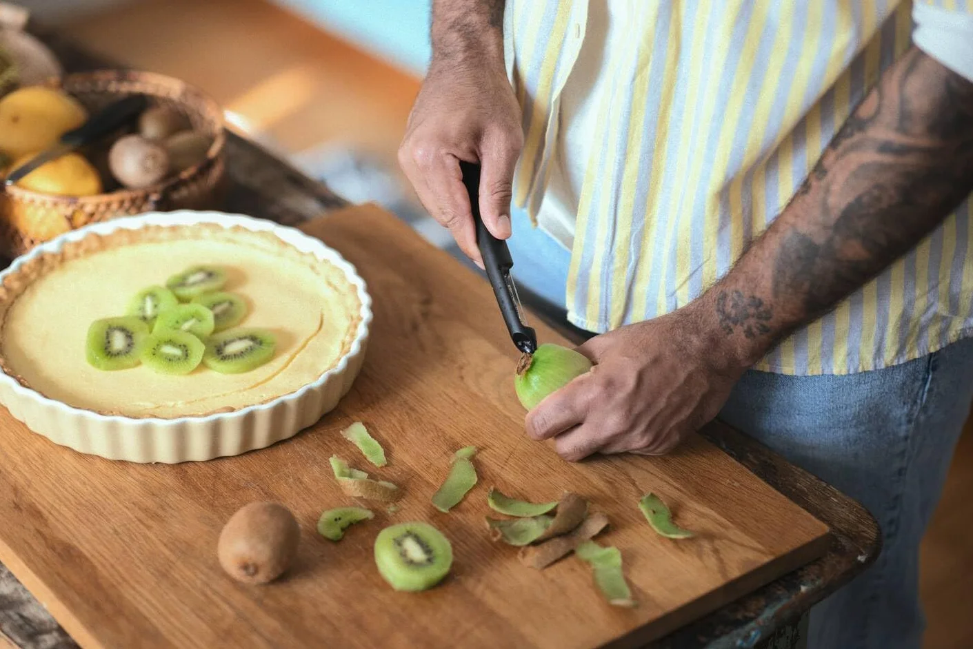 Fiskars Functional Form Fruit peeler swivel blade
