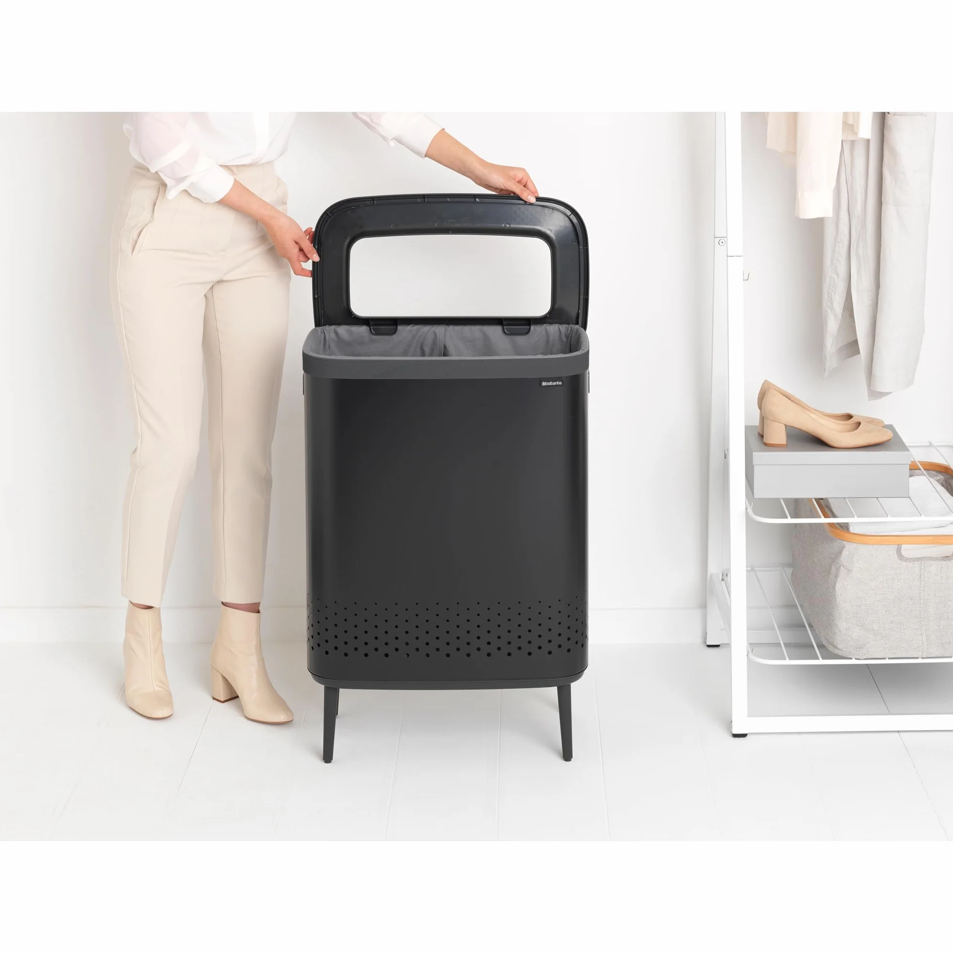 Brabantia - Kosz na pranie Hi 2x45L - Kosz na brudne ubrania - 2 komory - Pokrywa z szybkim otwieraniem - Zdejmowana bawełniana torba - Przenośny i higieniczny - Do sypialni i łazienki - Matt Black